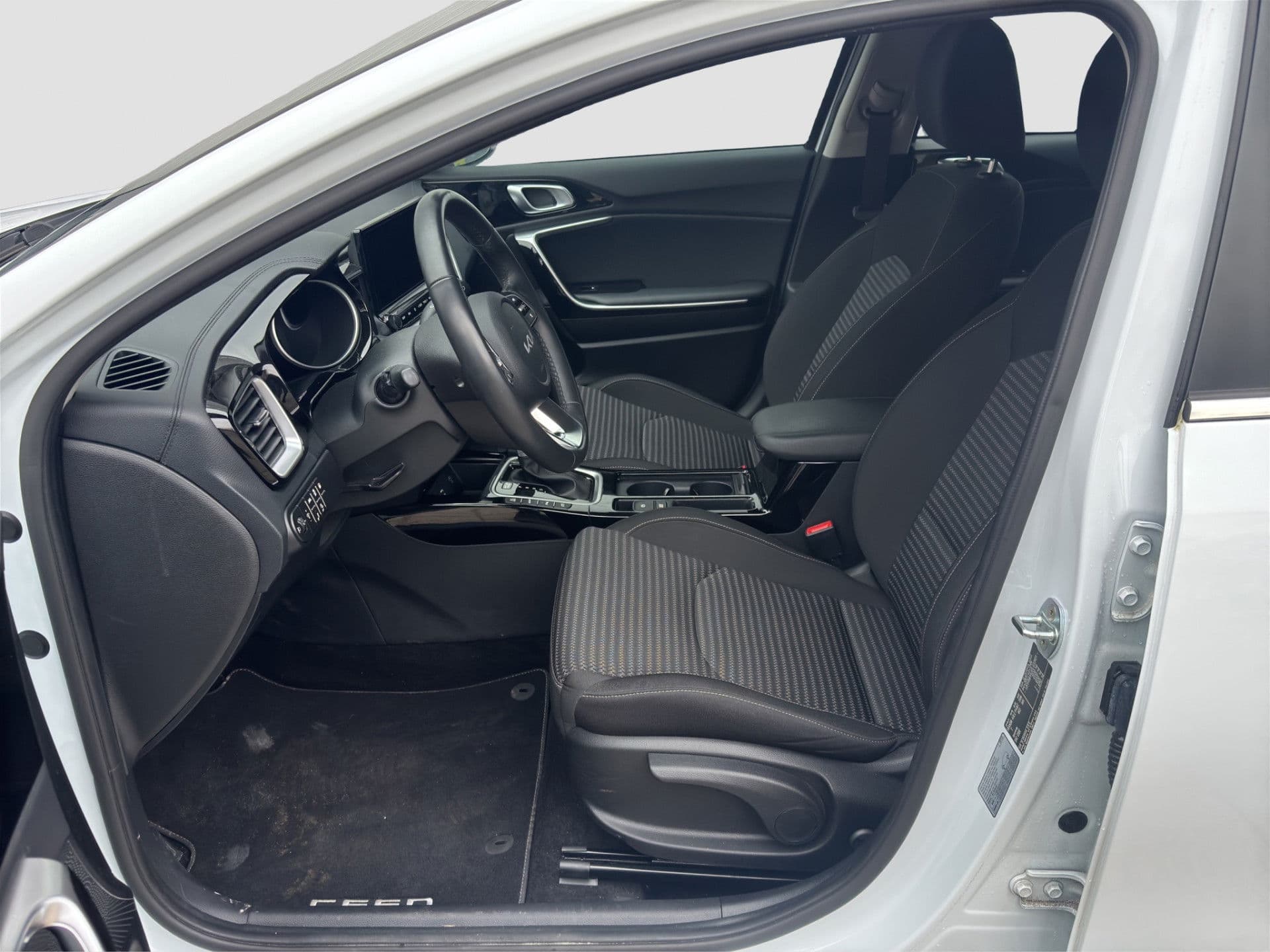 Kia Ceed Sportswagon 1.6 GDI PHEV DynamicPlusLine | Dodehoek det. | Adaptive | Winter pack thumbnail 7