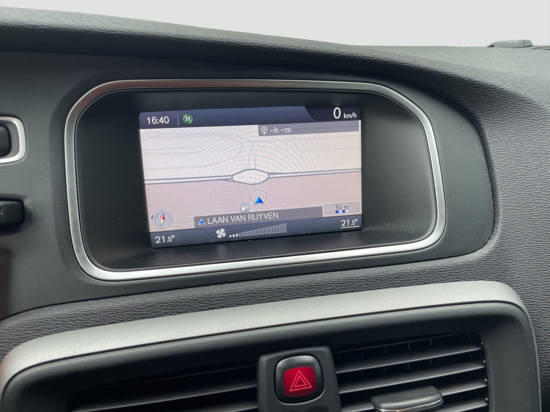 Volvo V40 1.6 T3 Kinetic Camera | Cruise | Climate | Trekhaak thumbnail 15