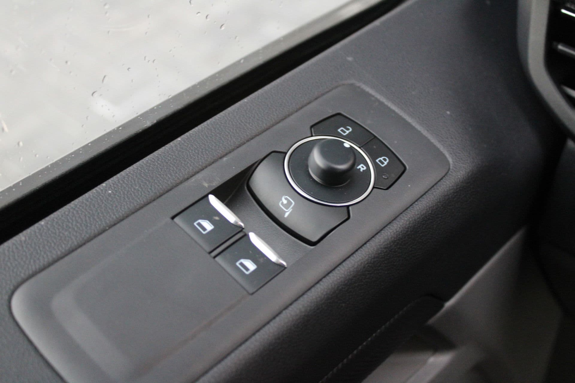 Ford Transit Custom 320 2.5 PHEV L2H1 Limited 232pk - 2x Schuifdeur - Trekhaak - Stoel/Stuurverwarming - ACC - Blindspot - Keyless - Rijklaar thumbnail 18