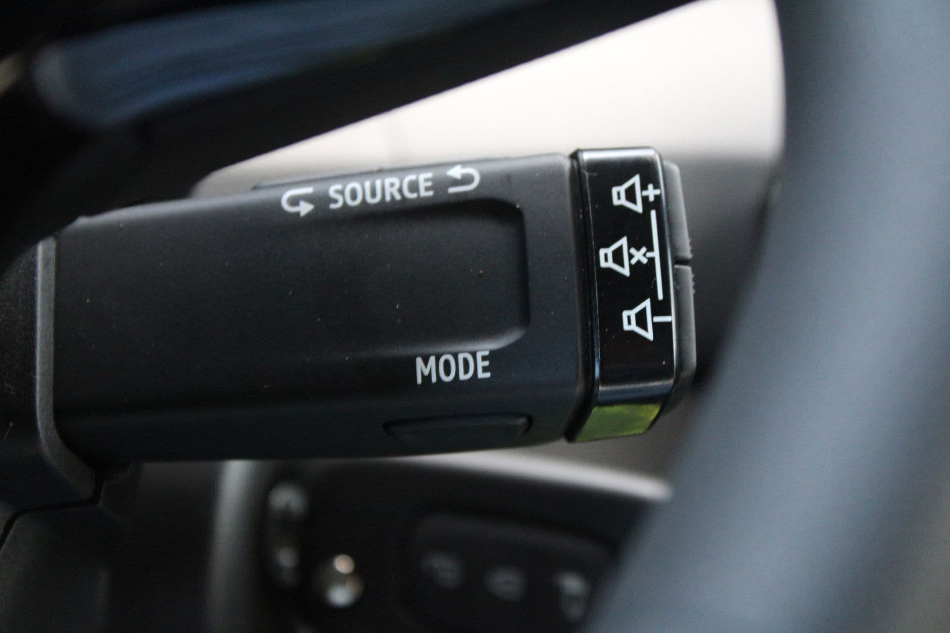 Renault Master T35 2.0 dCi 170pk L2H2 Extra - 2x Schuifdeur - Navigatie - Blind Spot - Camera - Stoelverwarming - Verwarmde voorruit - Rijklaar thumbnail 23