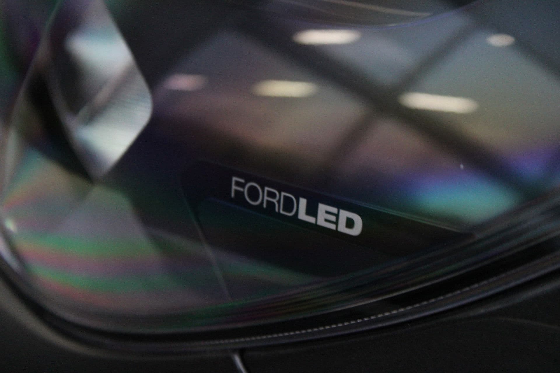 Ford Transit Custom 320 2.5 PHEV L2H1 Trend 232pk - 5 jaar GARANTIE - 2x Schuifdeur - Adaptive Cruise - Blind Spot - Navigatie - Camera - Verwarmd Stuur - Rijklaar thumbnail 38