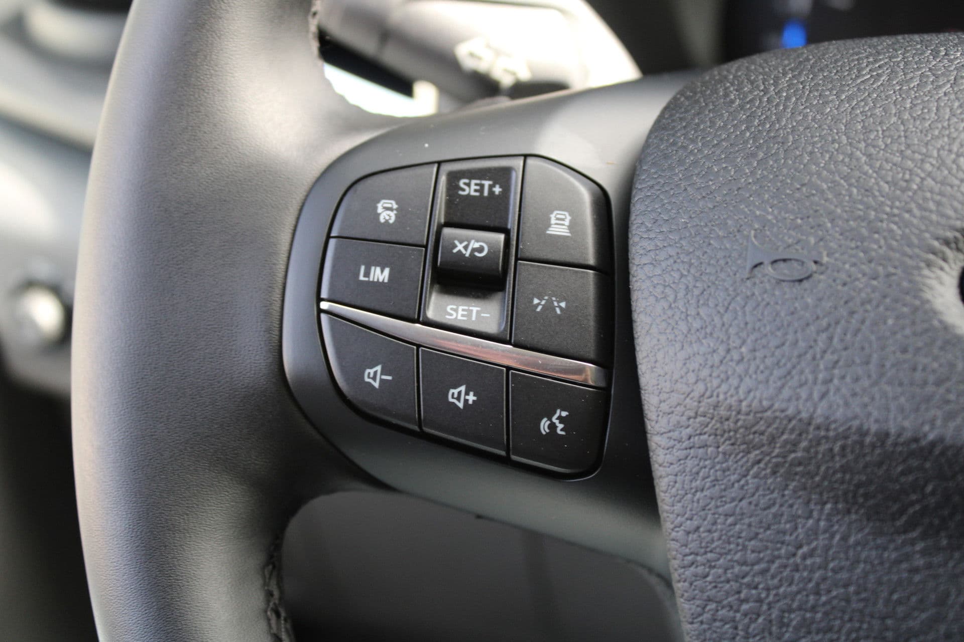 Ford Transit 350 2.0 TDCI L2H2 Trend 165pk - Facelift - Adaptive Cruise - Navigatie - Blind Spot - 360 Camera - Stoel - Stuurverwarming - Rijklaar thumbnail 15