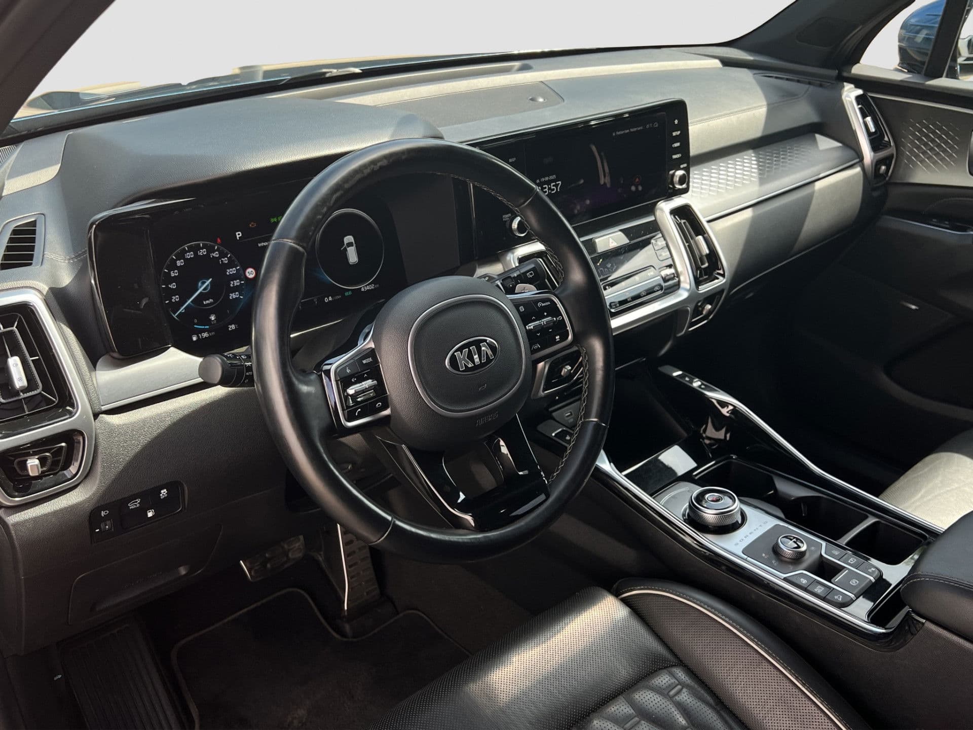 Kia Sorento 1.6 PHEV 4WD ExecutiveLine | Pano | Nappa leder | Stoelvent | 360* | Donkere Hemel | thumbnail 13