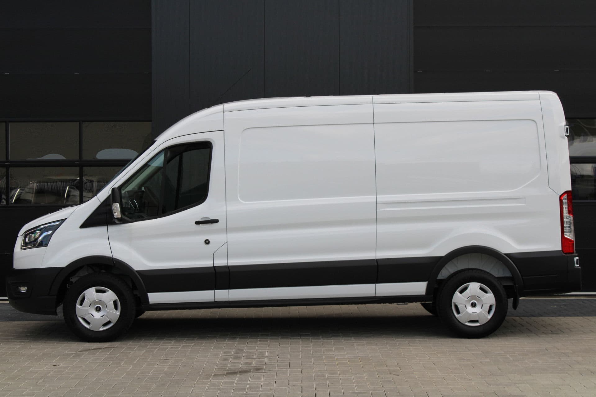 Ford Transit 350 2.0 TDCI L3H2 Trend 130pk Trend - Facelift - Xenon - Carplay - Android - Camera - Airbag Passagier - Rijklaar thumbnail 7