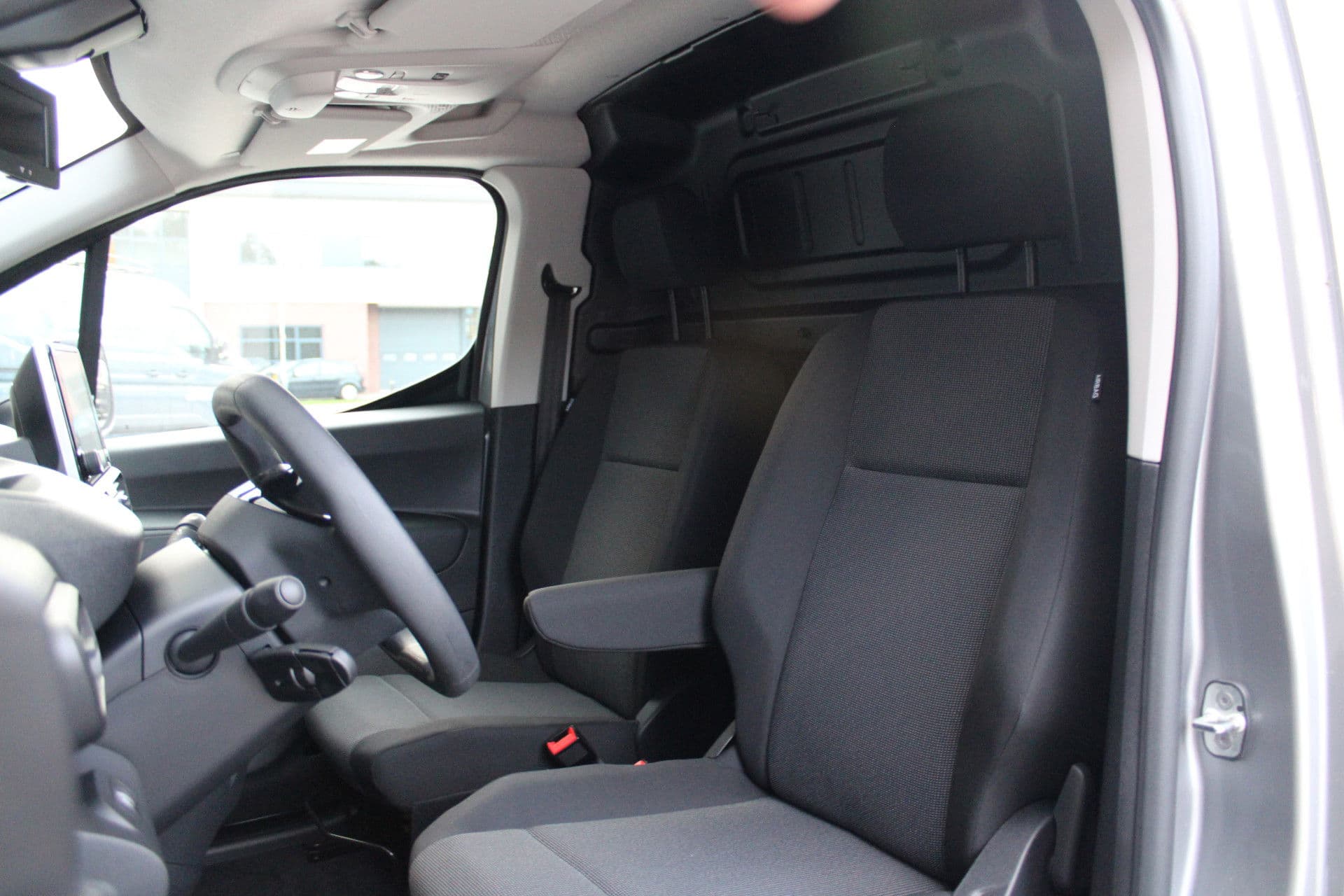 Peugeot E-Partner 136 L1 50 kWh 136pk - Airco - Cruise - PDC - Camera - Stoelverwarming - Rijklaar thumbnail 27