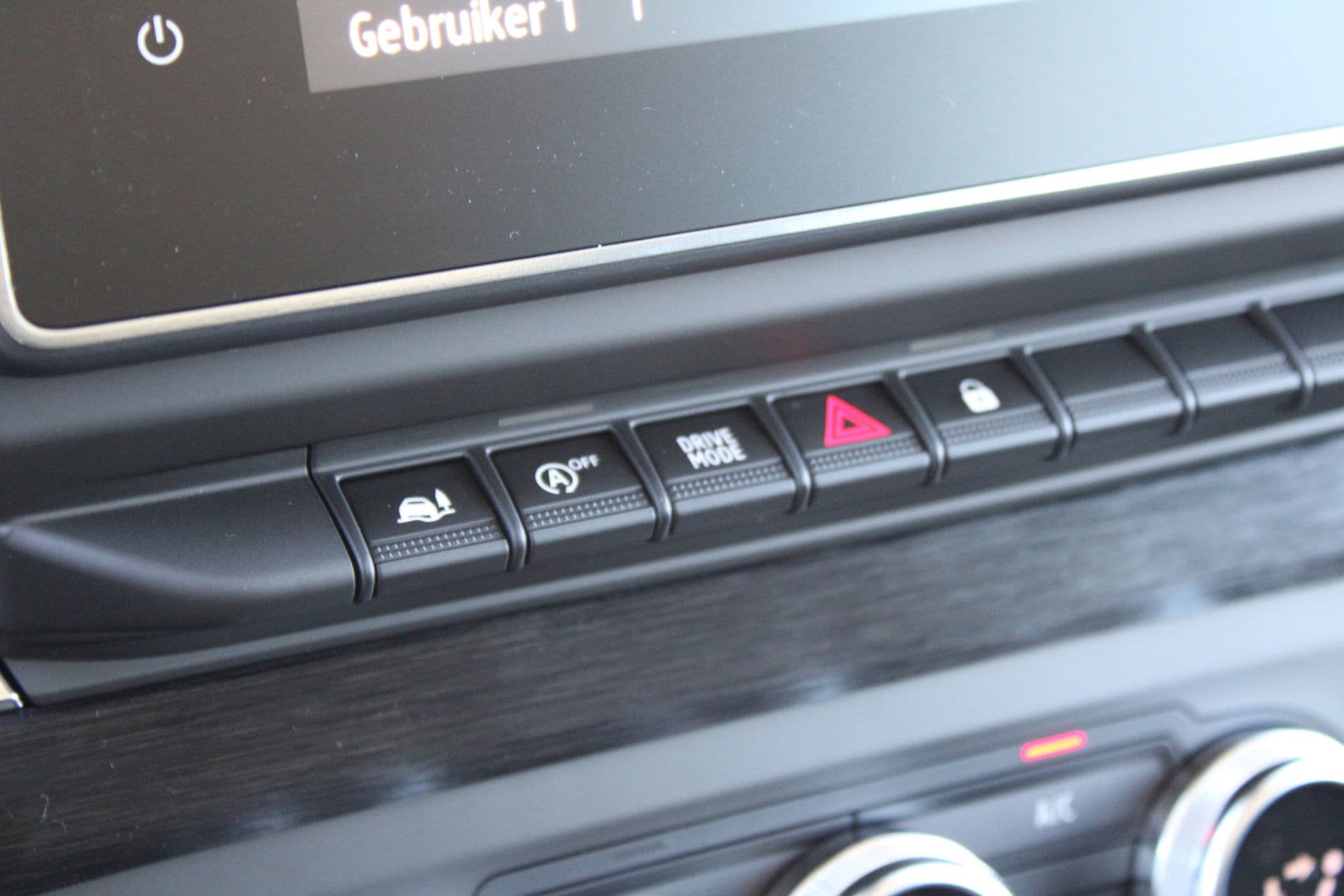 Renault Trafic 2.0 Blue dCi 170pk T29 L2H1 Extra DC - 2x Schuifdeur - Carplay - LED - Blind Spot - Navigatie - Camera - Trekhaak - Stoelverwarming - Rijklaar thumbnail 31