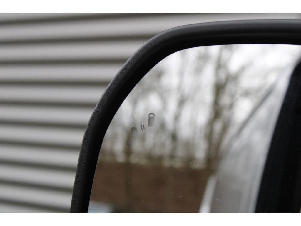 Ford Transit Custom 320 2.0 TDCI L2H1 Limited 170pk - 1+1 Stoelopstelling - 2x Schuifdeur - Adaptive Cruise - Verwarmd stuur - Blind spot - Navigatie - Camera - Draadloos laden - Rijklaar thumbnail 18