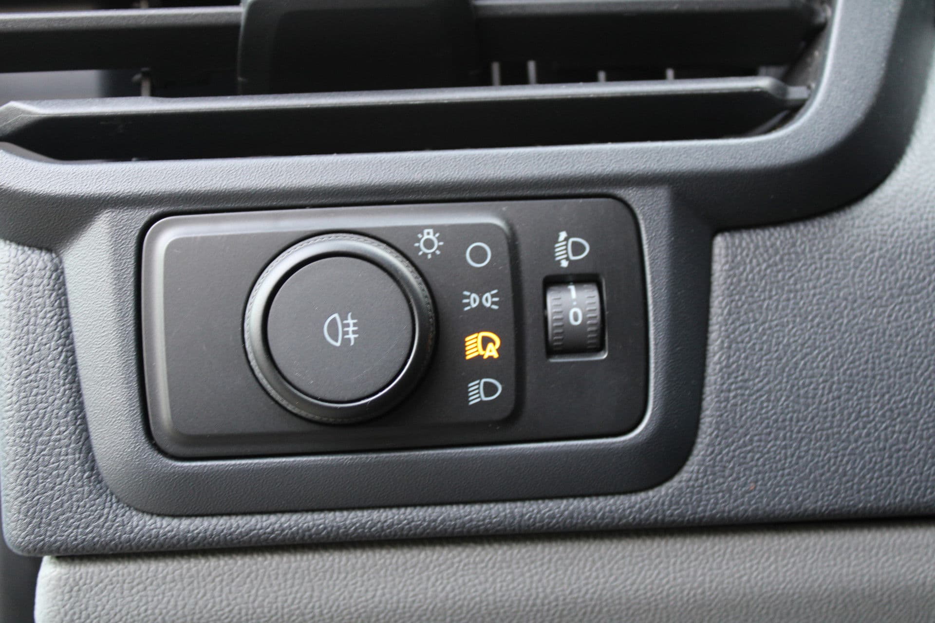 Ford Transit Custom 320 2.0 TDCI L2H1 Trend DC 136pk - Raptor Grill - Styling Pack - LM velgen - Betimmering - Camera - Trekhaak - LED koplampen - Rijklaar thumbnail 22