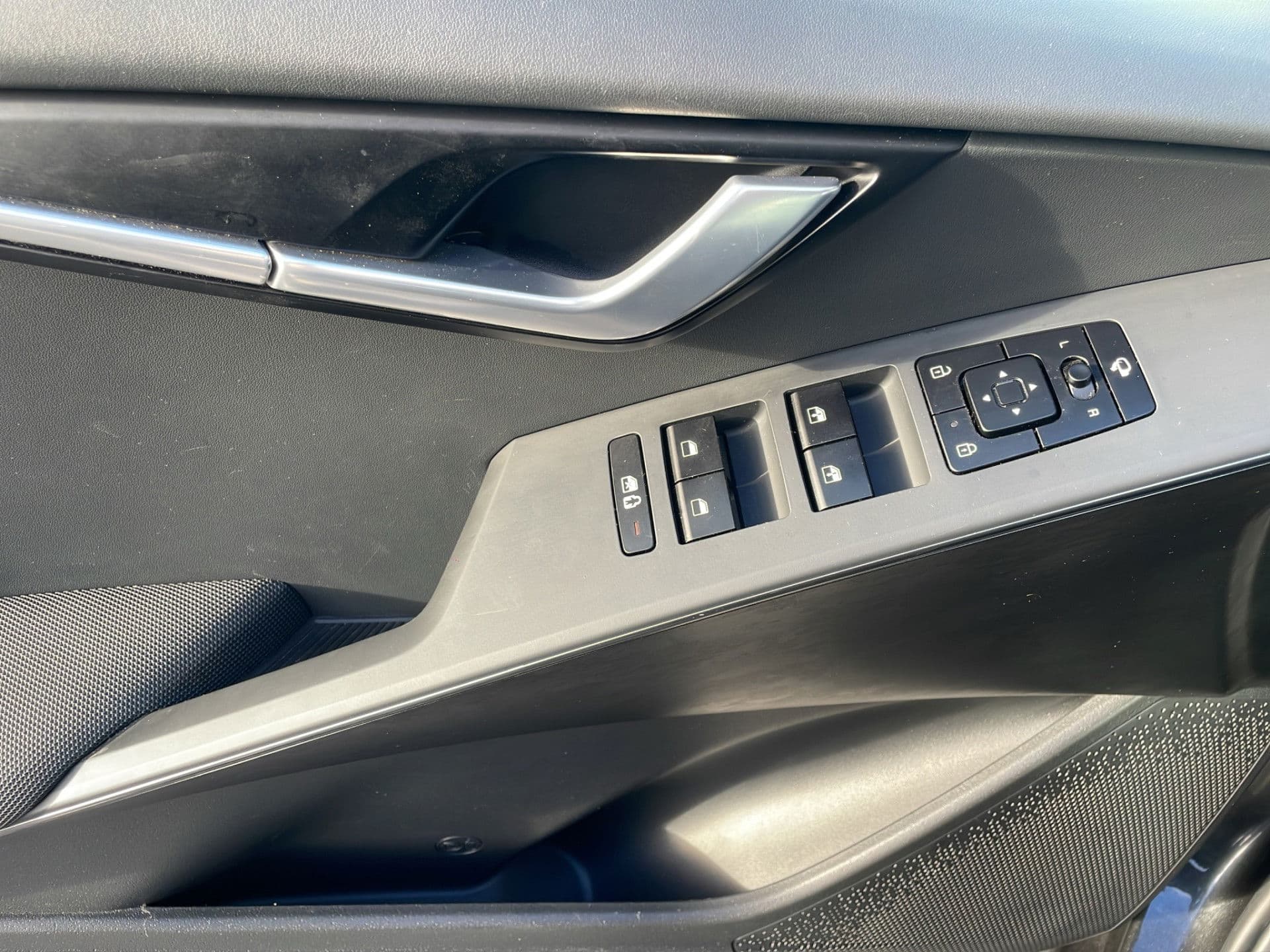 Kia Niro 1.6 GDi PHEV Dyn+PlusLine | Ad.cruise | Halfleder | Stoel-Stuurverw. | El.stoel thumbnail 9