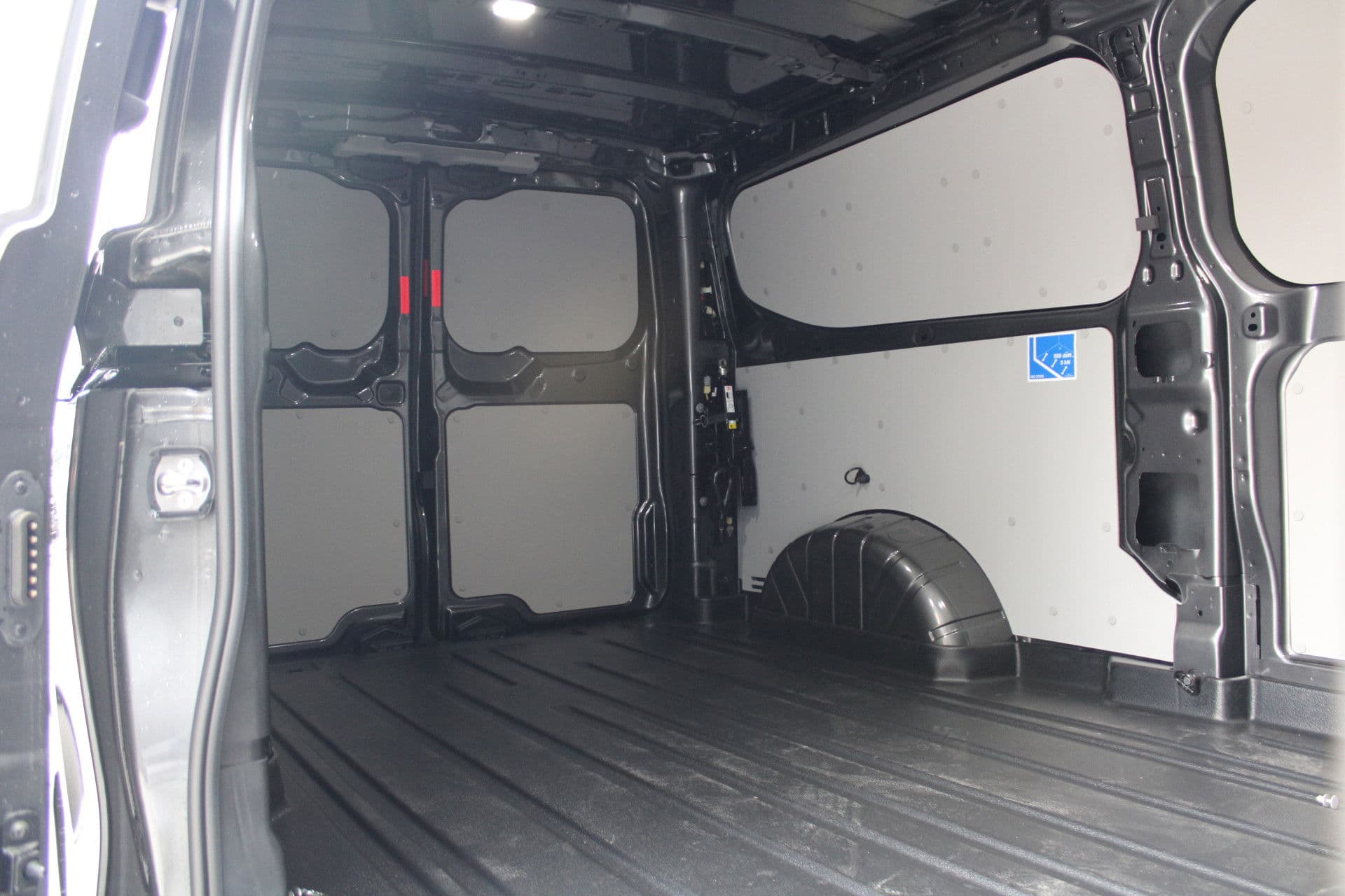 Ford Transit Custom 320 2.0 TDCI L2H1 Trend 136pk - Carplay - Android - LED koplampen - Stoelverwarming - 70l tank - Rijklaar thumbnail 12