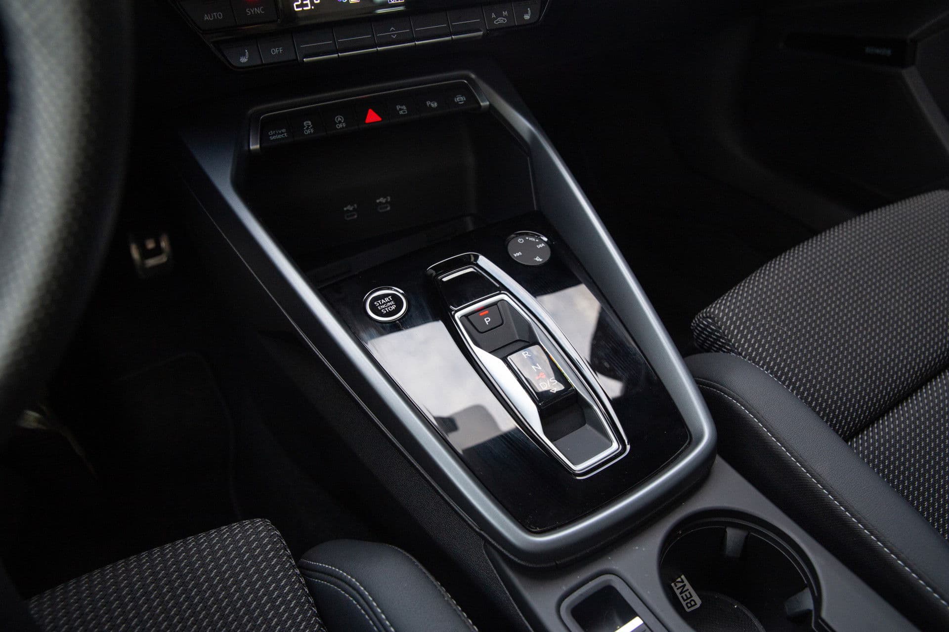 Audi A3 Sportback 35 TFSI S edition , Panoramadak, Sonos audio, Adap. cruise, Sfeerverlichting thumbnail 7