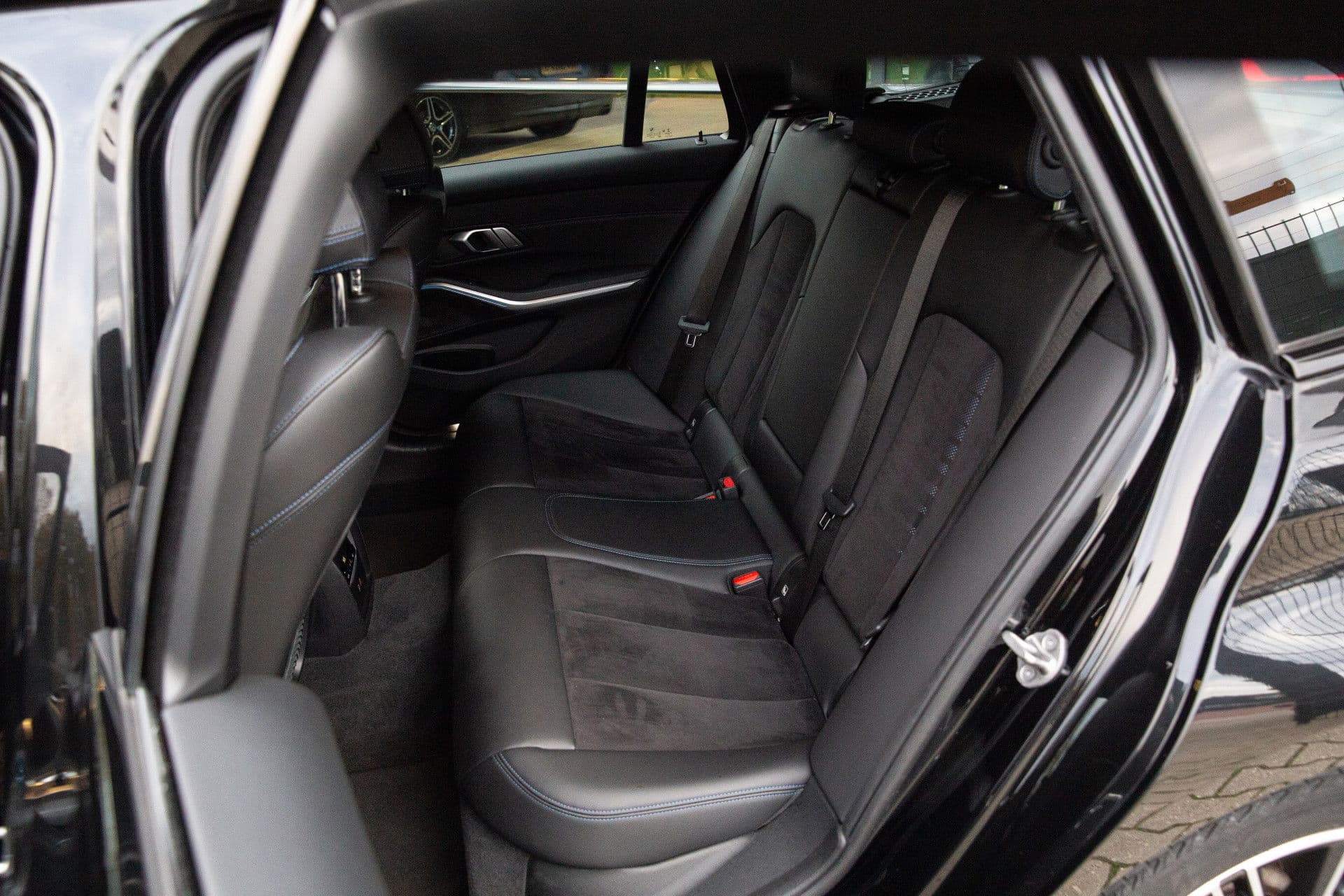 BMW 3 Serie Touring 330e High Executive M-Sport , Adap. cruise, Trekhaak, Stoel/stuurverwarming, thumbnail 10