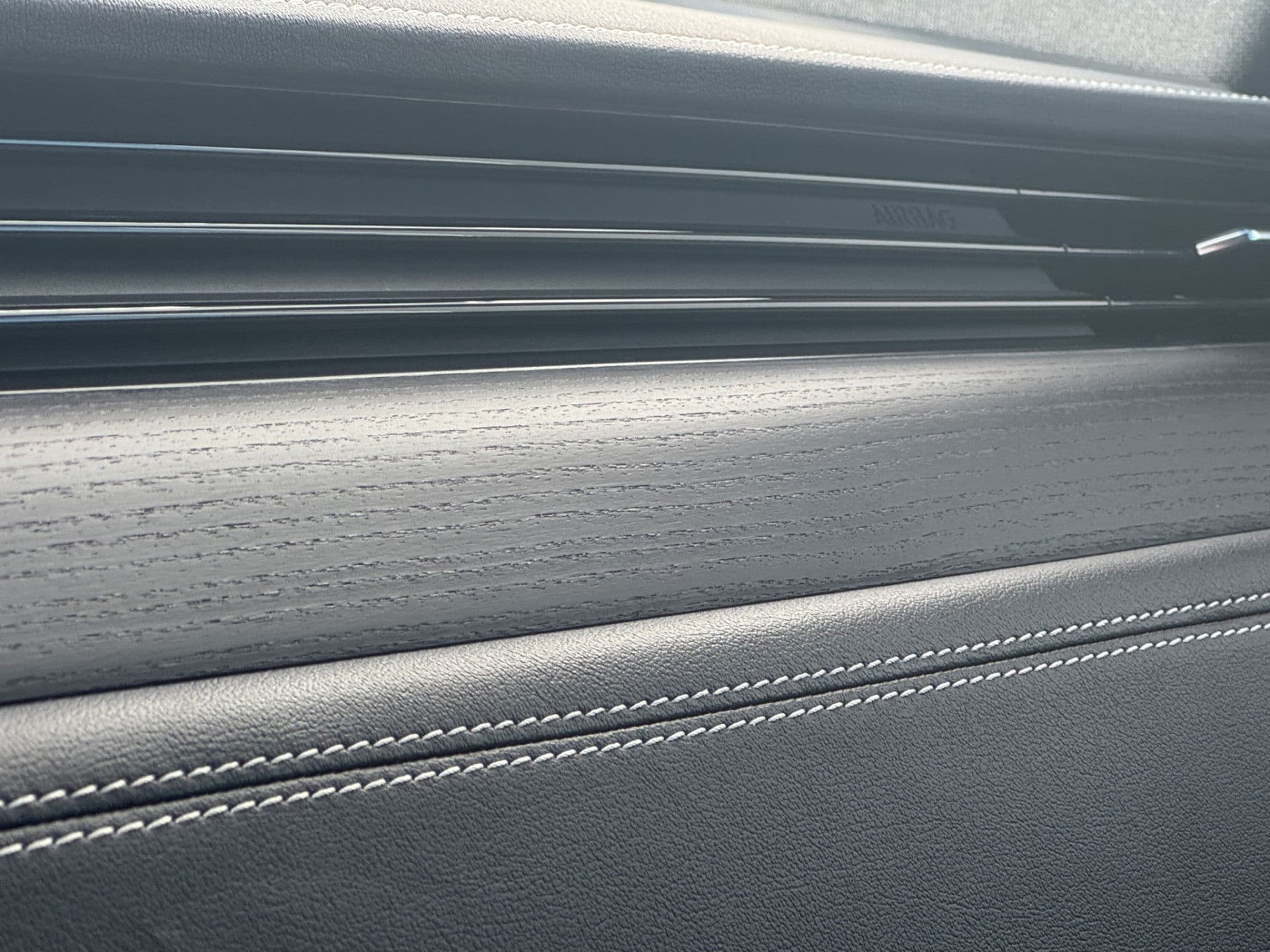 Jaguar F-Pace P400e R-Dynamic SE | Pano | Memory | Meridian | Camera | Adaptive thumbnail 23