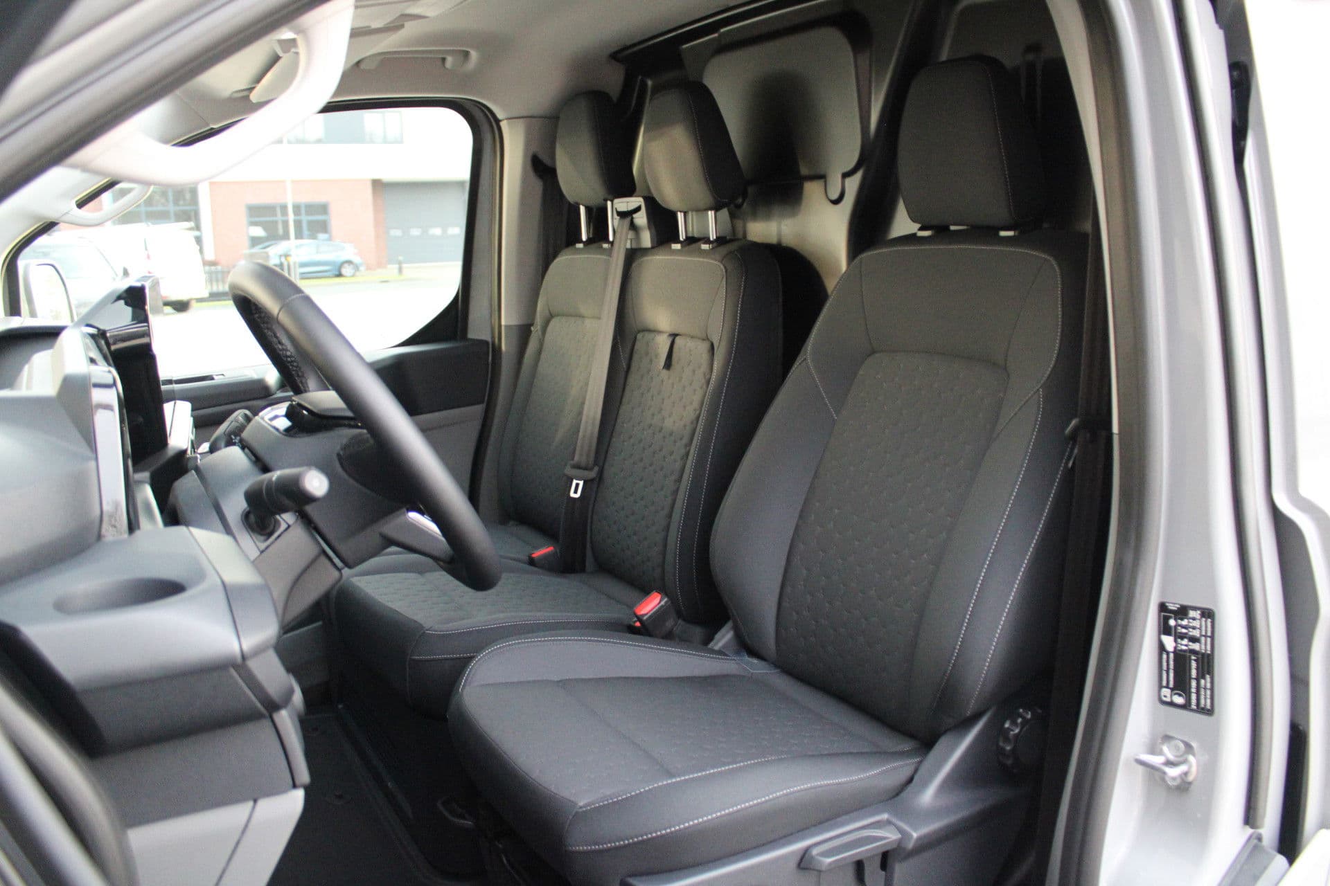 Ford Transit Custom 320 2.5 PHEV L2H1 Limited 232pk - 2x Schuifdeur - Trekhaak - Stoel/Stuurverwarming - ACC - Blindspot - Keyless - Rijklaar thumbnail 17