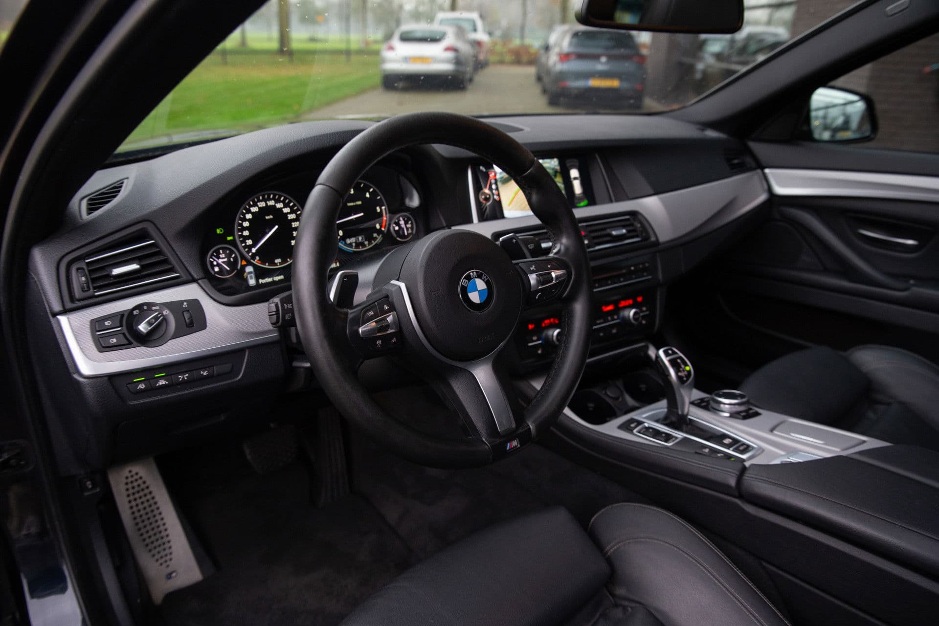 BMW 5 Serie Touring 530xd M Sport Edition High Executive , Panoramadak, Adap. cruise, Trekhaak, thumbnail 5