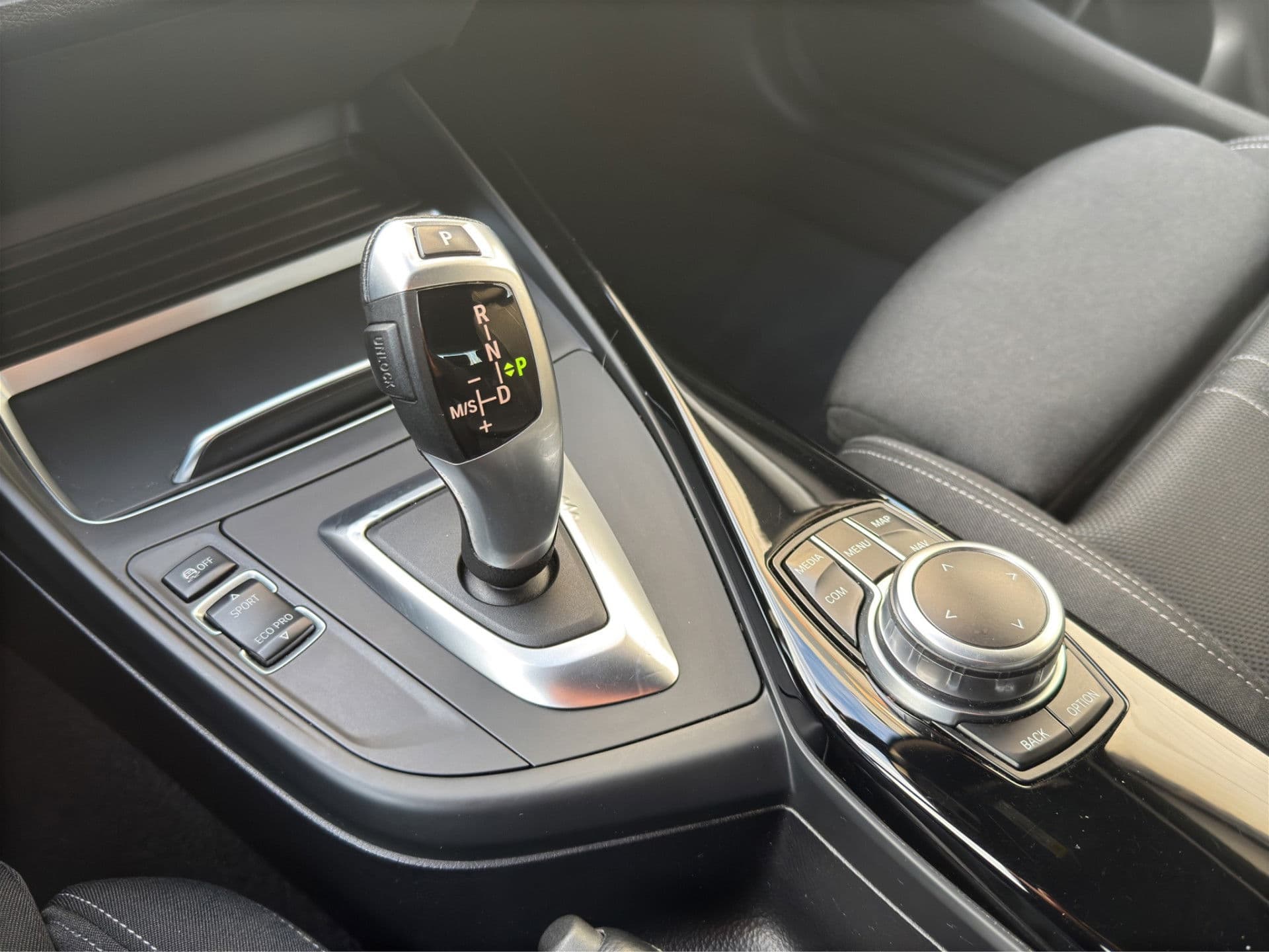 BMW 1-serie 118i Corporate Lease Executive | NL Auto | PDC | Automaat thumbnail 21