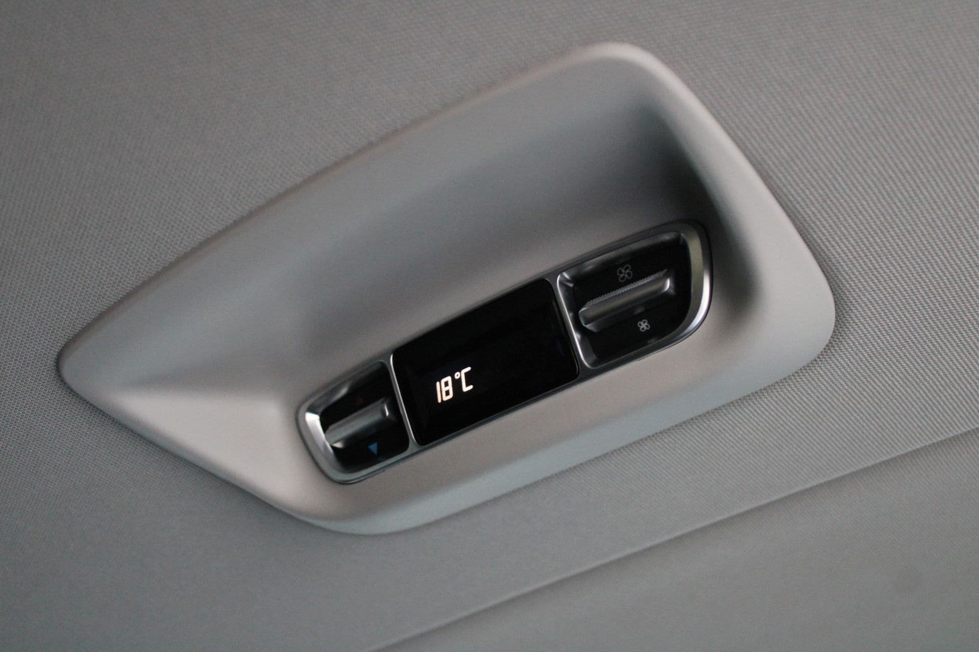 Mercedes-Benz V-Klasse 300d - Avantgarde - DC - 4-matic - 360 Cam - Multibeam - Elektrische schuifdeuren - Digitale spiegel - Volle auto - Rijklaar thumbnail 48