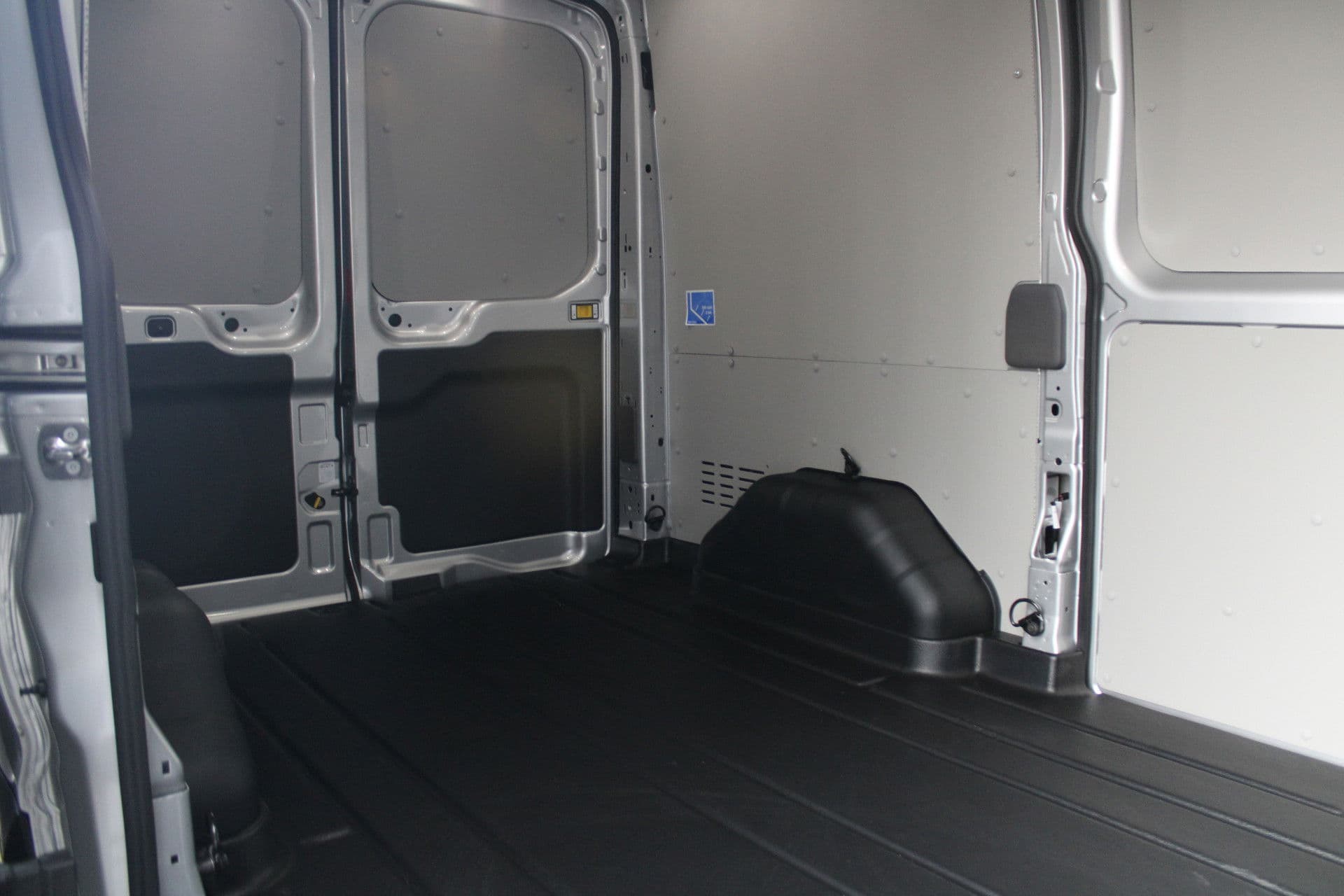 Ford Transit 350 2.0 TDCI L2H2 Trend 165pk - Facelift - 2x Schuifdeur - Adaptive Cruise - Navigatie - Blind Spot - 360 Camera - Stoel - Stuurverwarming - Rijklaar thumbnail 6