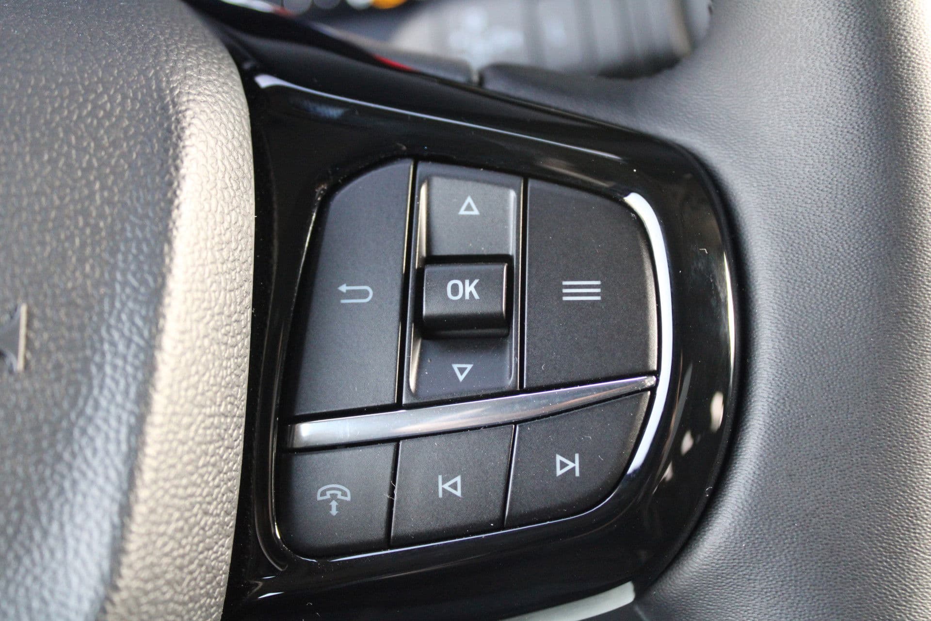 Ford Tourneo Custom 340 2.5 PHEV L2H1 Titanium X 232pk - ACC - Pano - B&O - Elek. schuifdeuren - 360 camera - Elek-Trekhaak - Prijs excl. BTW - Rijklaar thumbnail 23