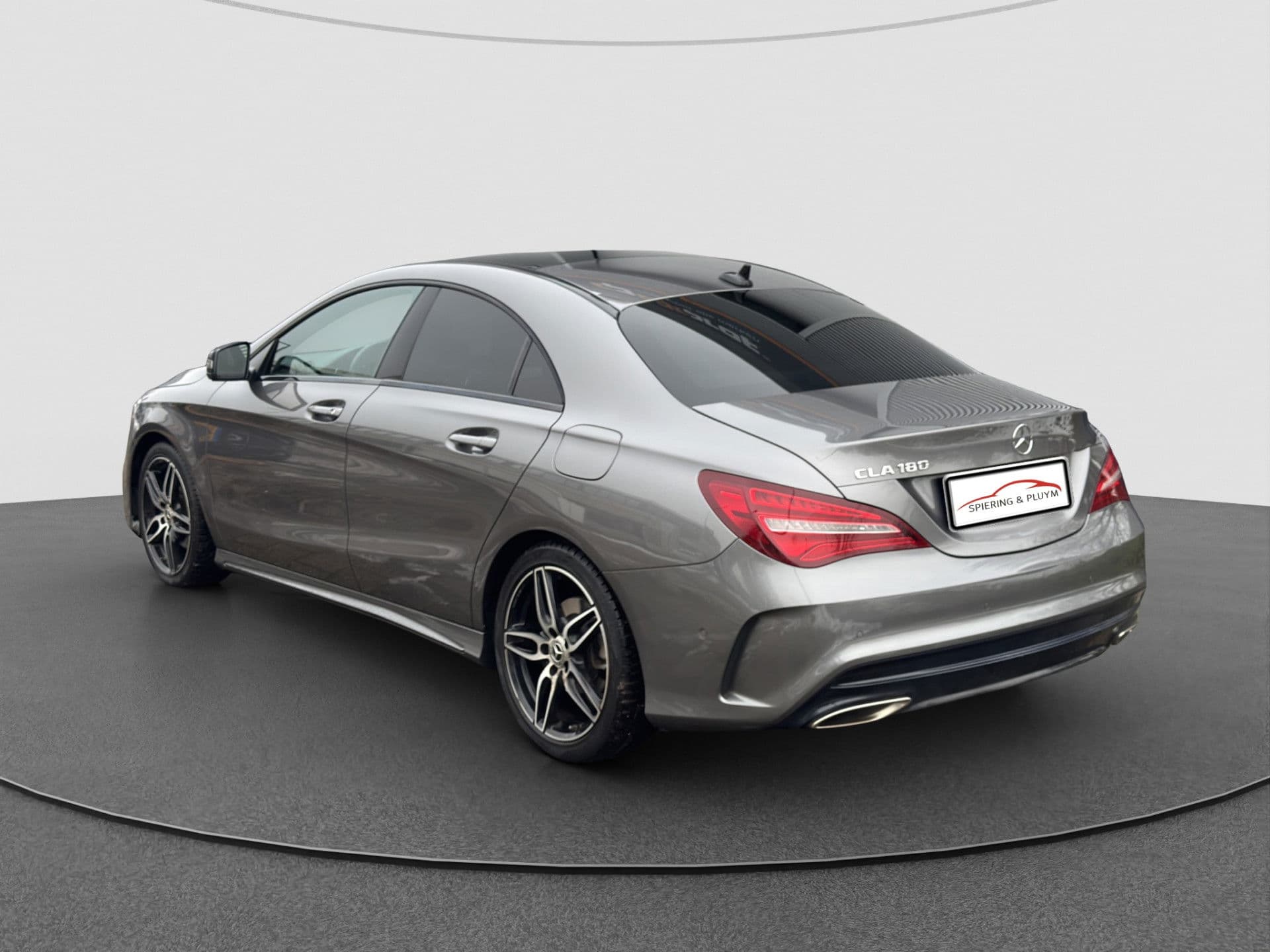 Mercedes-Benz CLA-Klasse 180 AMG | Pano | Carplay | Camera | Stoelverw thumbnail 9