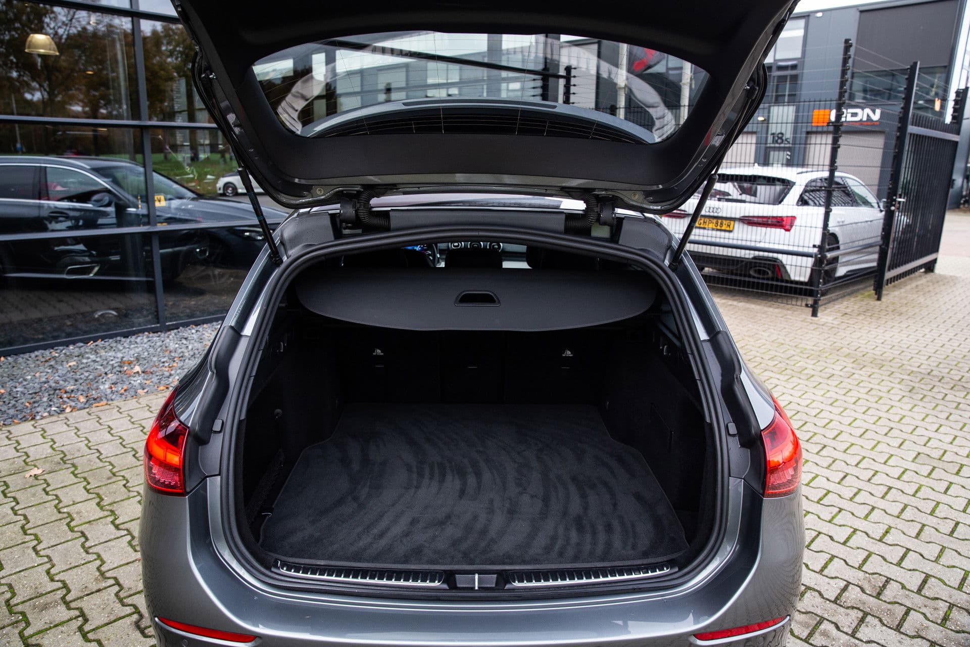 Mercedes-Benz C-Klasse Estate 200 Launch Edition AMG Line , Virtual cockpit, Leer, Sfeerverlichting, thumbnail 23