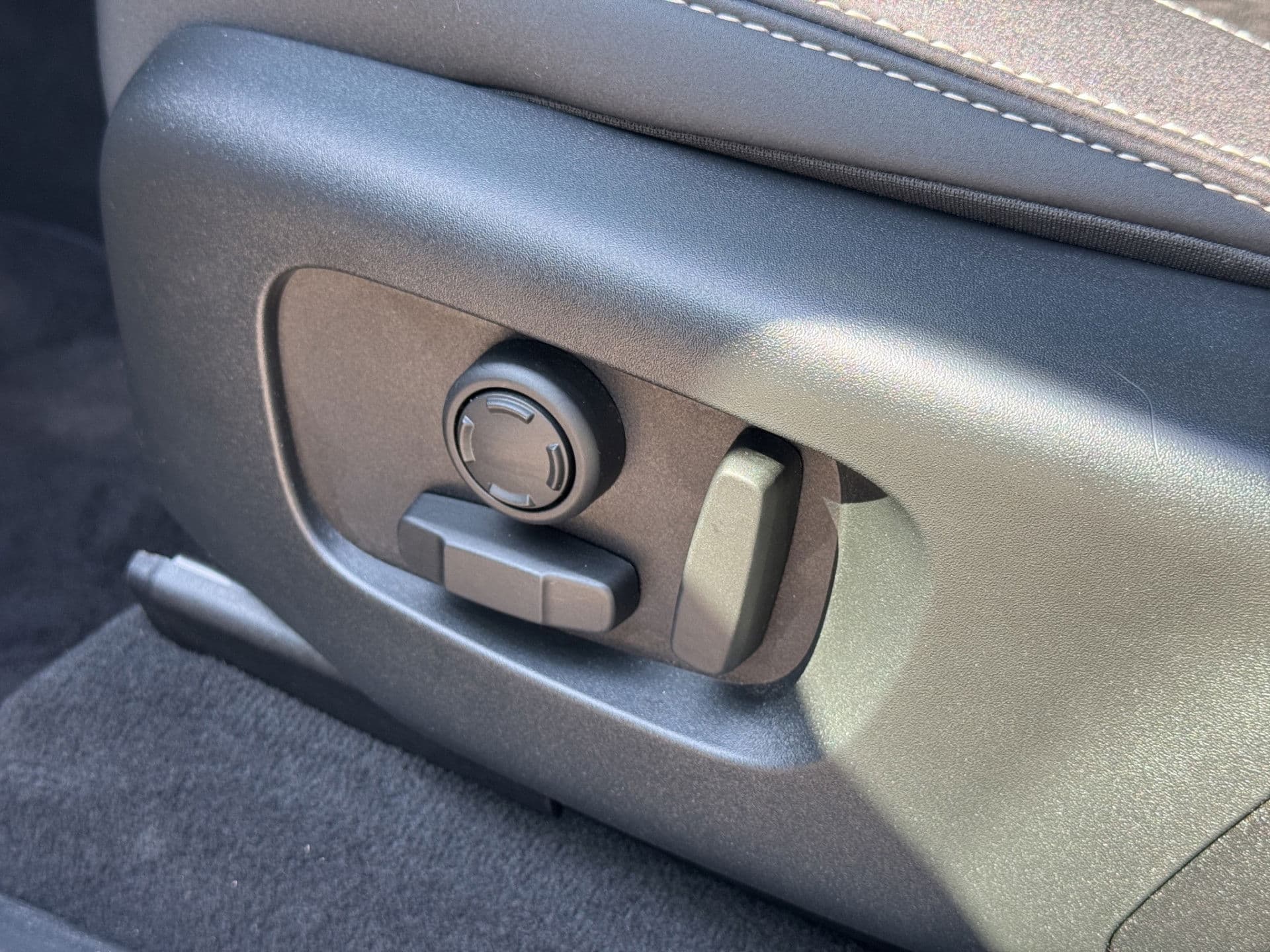 Land Rover Range Rover Velar 2.0 P400e R-Dynamic | Pano | Two-Tone | 360 | Virtual | HUD | 21'' thumbnail 14