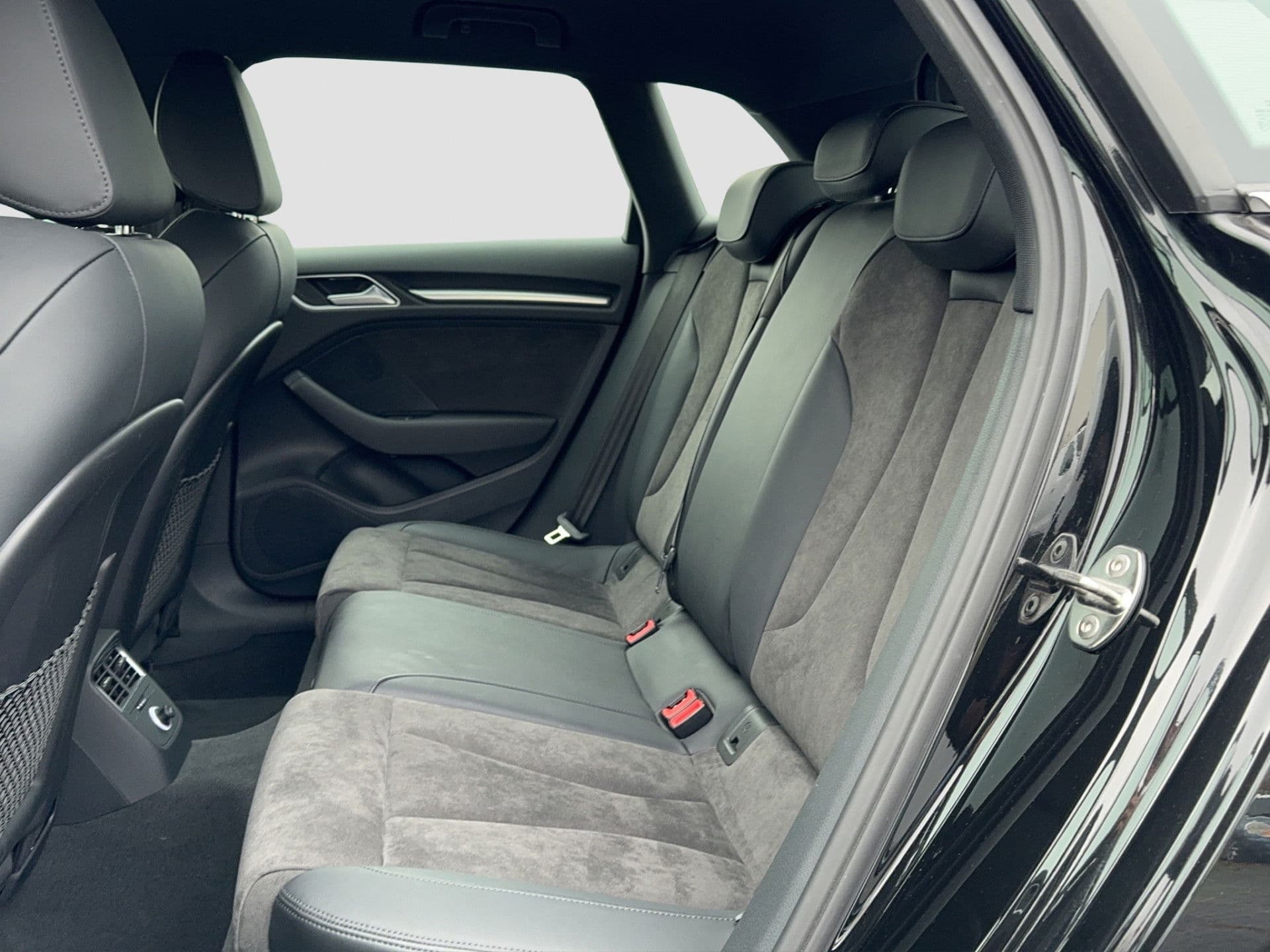 Audi A3 40 e-tron Sport | Alcantara | Ad. cruise | Virtual | blindspot thumbnail 22