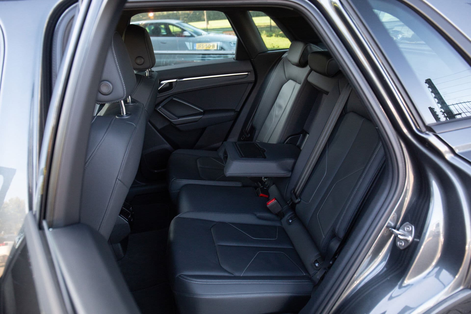 Audi Q3 45 TFSI e S edition , Trekhaak, S-Line, Achteruitrijcamera, Leder, Stoelverwarming, thumbnail 9