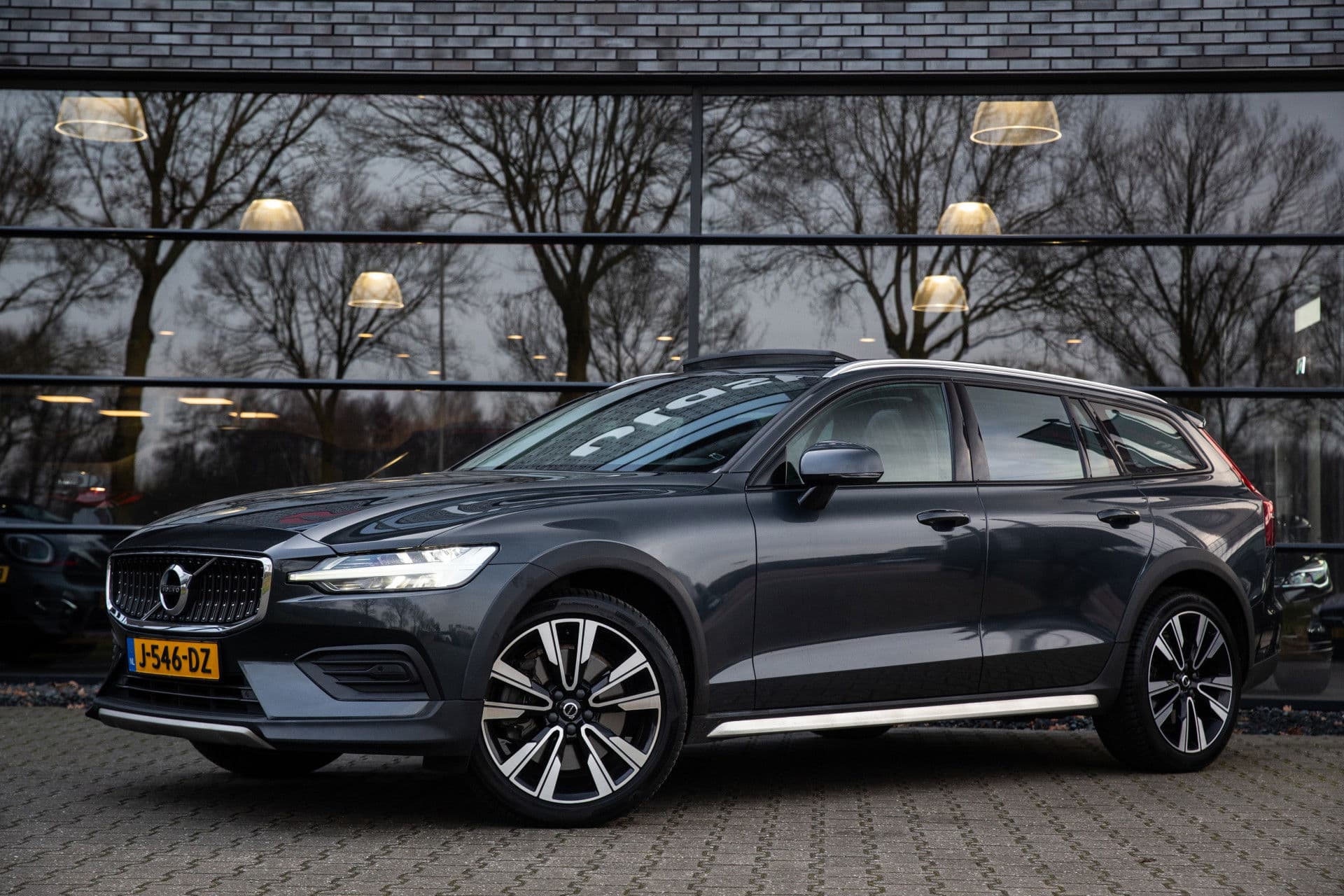 Volvo V60 Cross Country 2.0 T5 AWD Pro , Panoramadak, Harman/Kardon, Adap. cruise, thumbnail 7