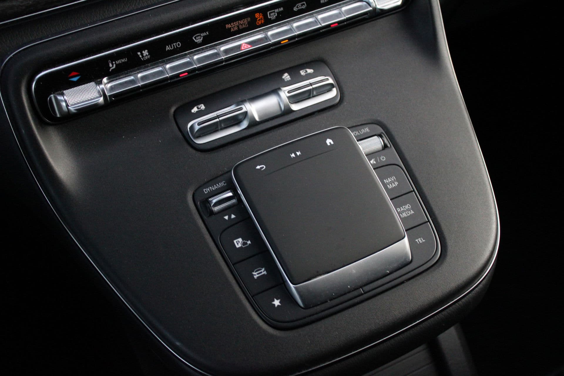 Mercedes-Benz V-Klasse 300d - Avantgarde - DC - 4-matic - 360 Cam - Multibeam - Elektrische schuifdeuren - Digitale spiegel - Volle auto - Rijklaar thumbnail 38