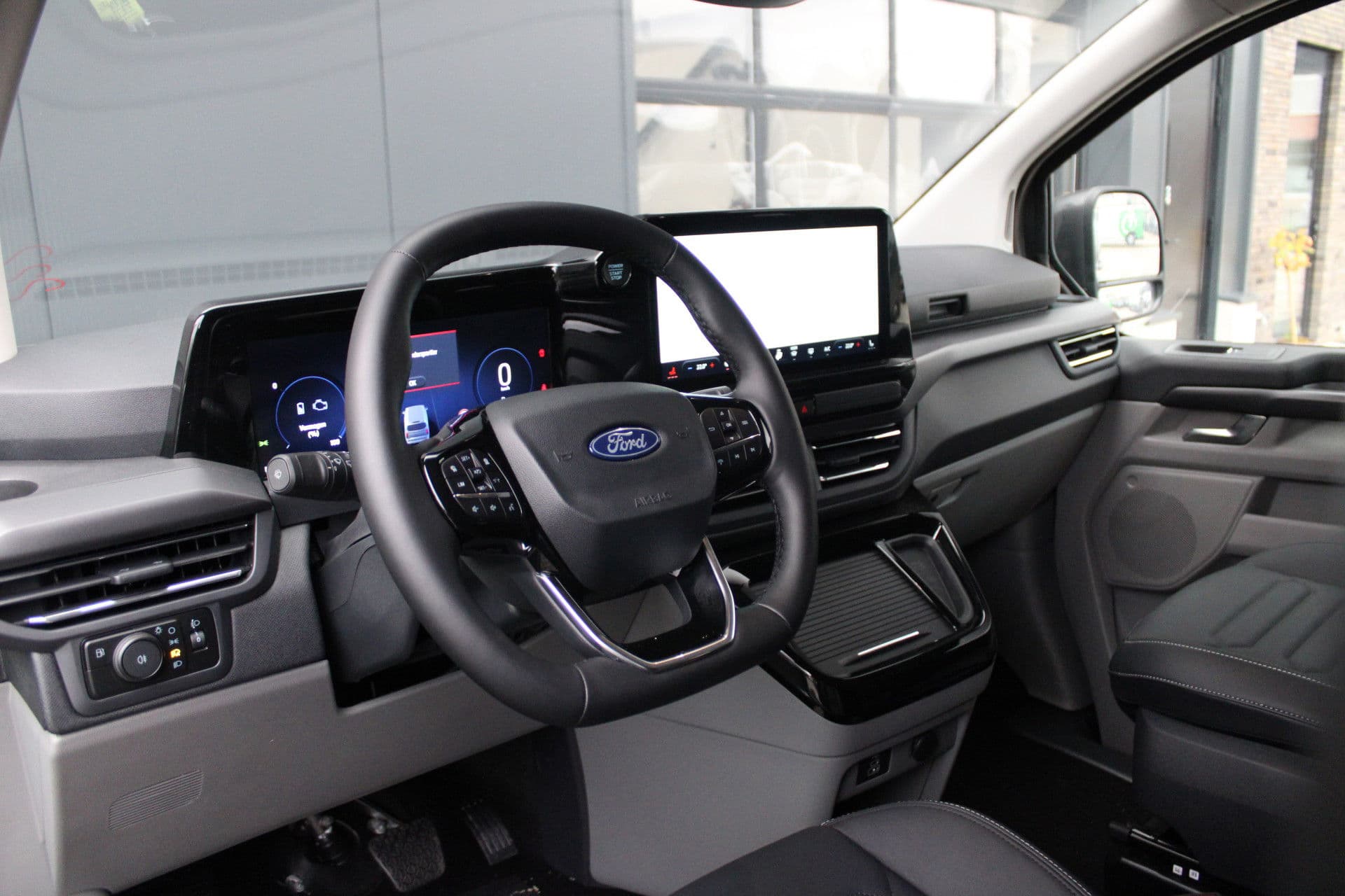 Ford Tourneo Custom 340 2.5 PHEV L2H1 Titanium X 232pk - 2x Schuif - ACC - 360 camera - Leder - Prijs excl. BTW - Rijklaar thumbnail 15