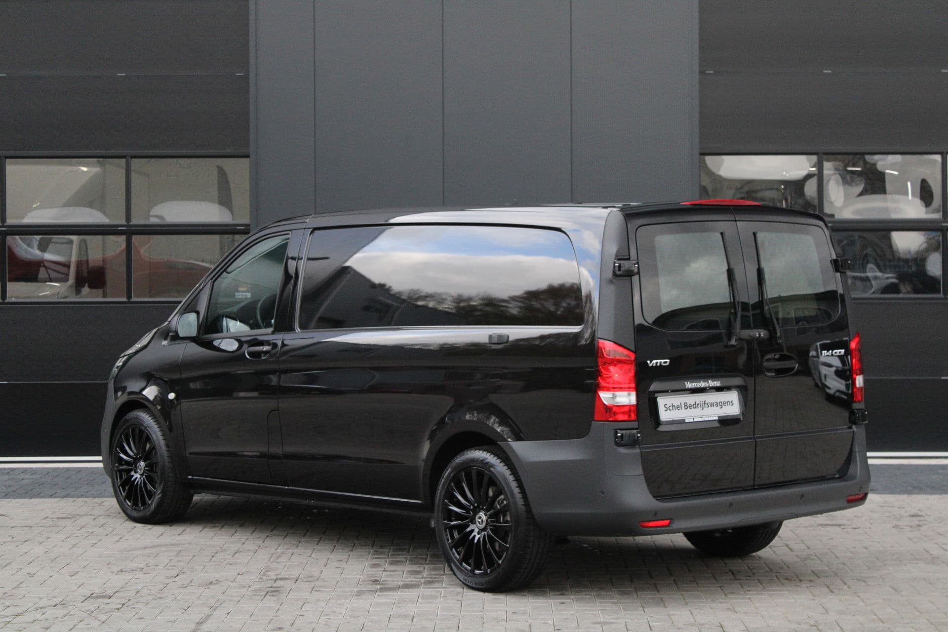 Mercedes-Benz Vito 114CDI L2 Pro - Distronic - 360 camera - Multibeam LED - Stoel&Stuurverwarming - Trekhaak 2500kg - Navigatie - Rijklaar thumbnail 8