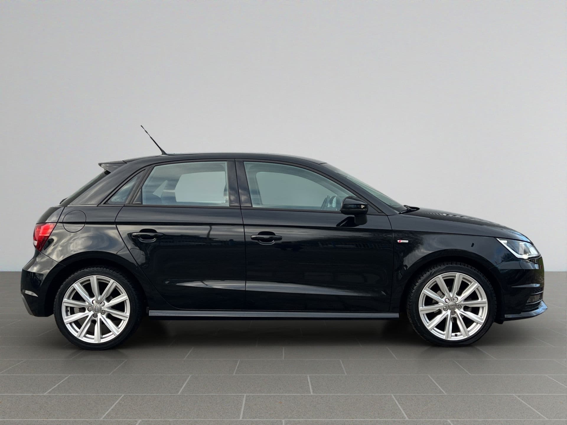 Audi A1 Sportback 1.0 TFSI 2x S-line | Navi | Airco | thumbnail 8