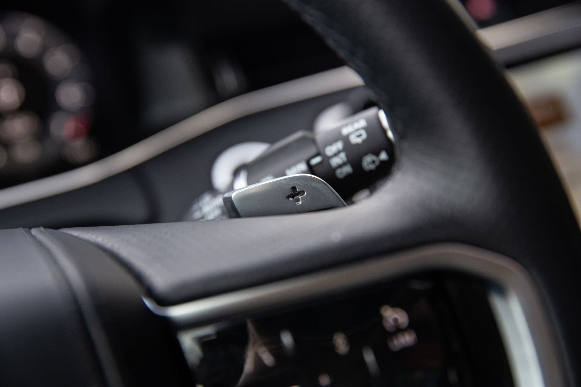 Land Rover Range Rover Evoque 1.5 P300e AWD R-Dynamic HSE Autobiography , Panoramadak, Meridian, Stoelventilatie, Head-up Display thumbnail 12