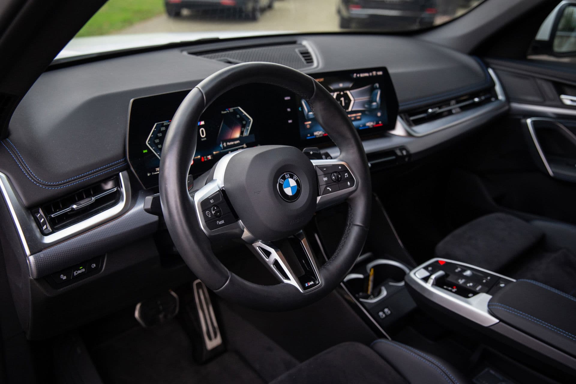 BMW X1 sDrive18i M-Sport , Achteruitrijcamera, Draadloze lader, Sfeerverlichting, thumbnail 3