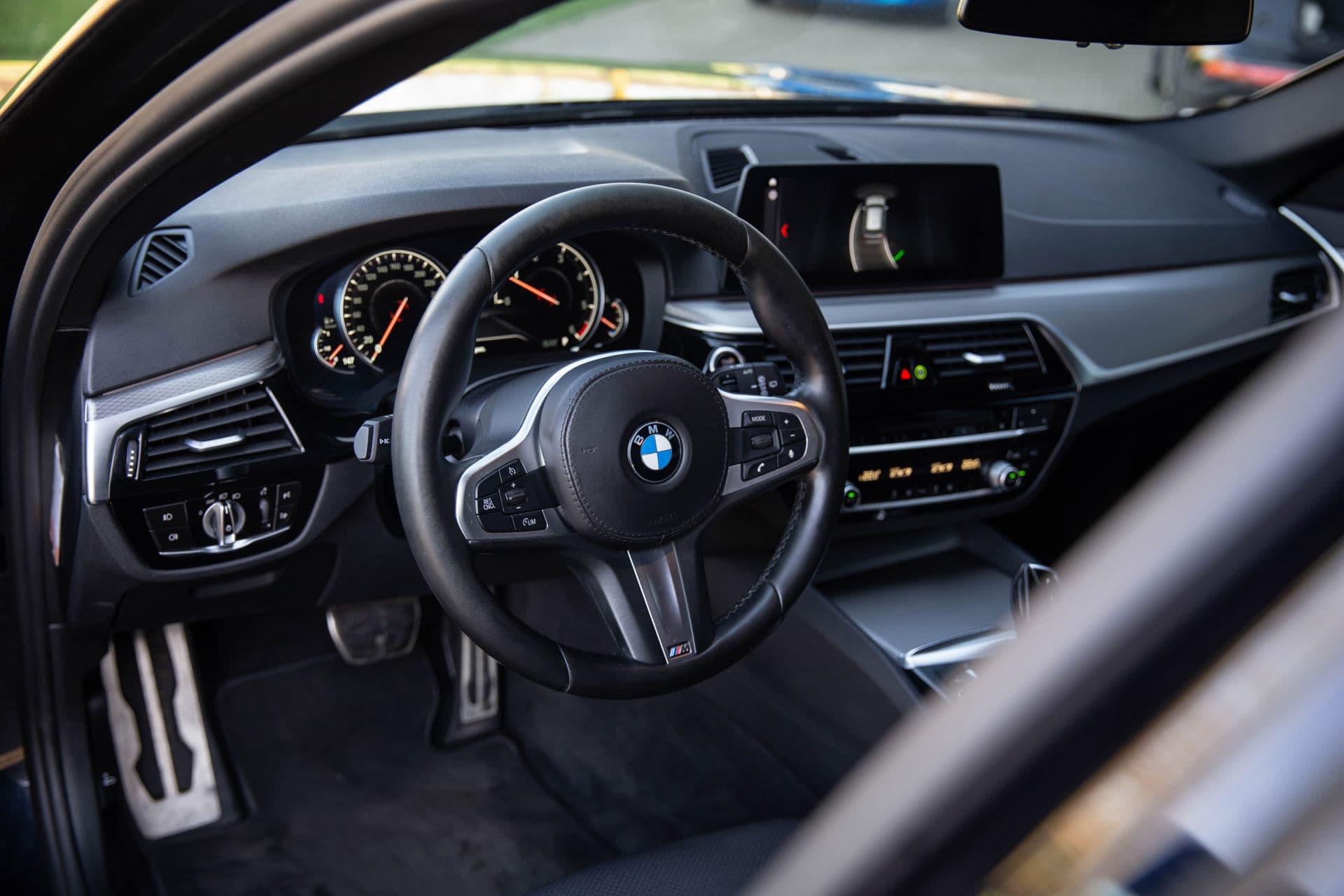 BMW 5 Serie Touring 520d Executive, , M-sport, Trekhaak, Navigatie, BMW Display Key, Origineel Nederlands thumbnail 3