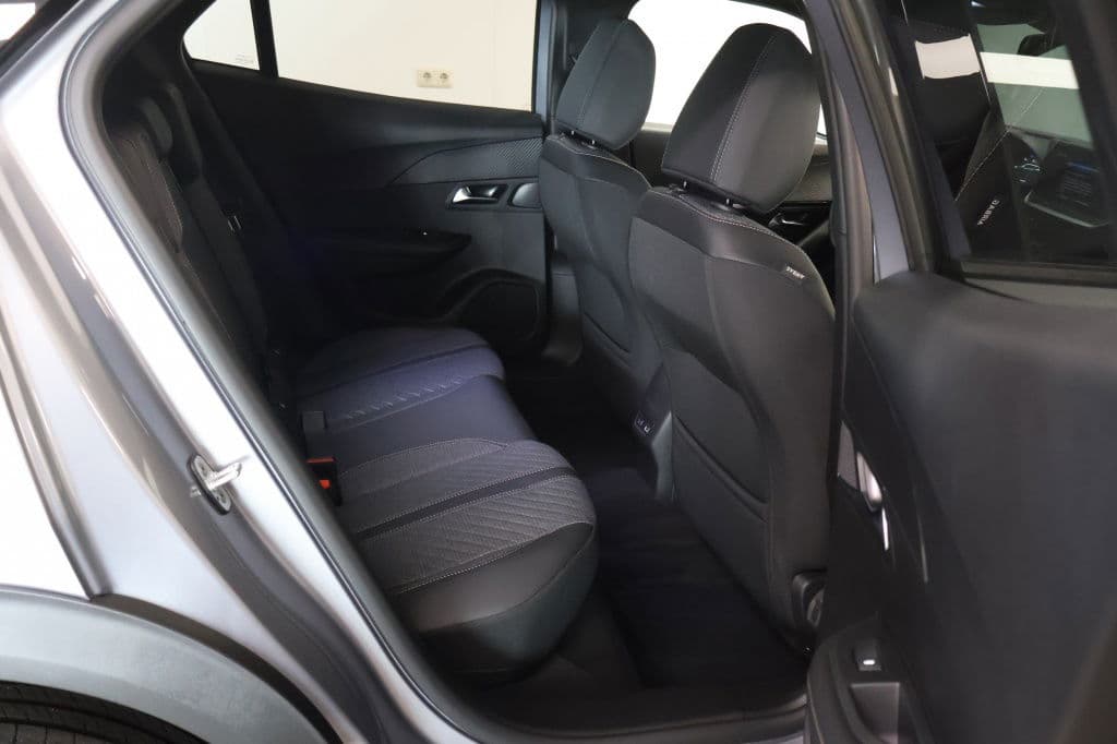 Peugeot 2008 1.2 Hybride 145 Allure | 360 Camera | Luxe thumbnail 13