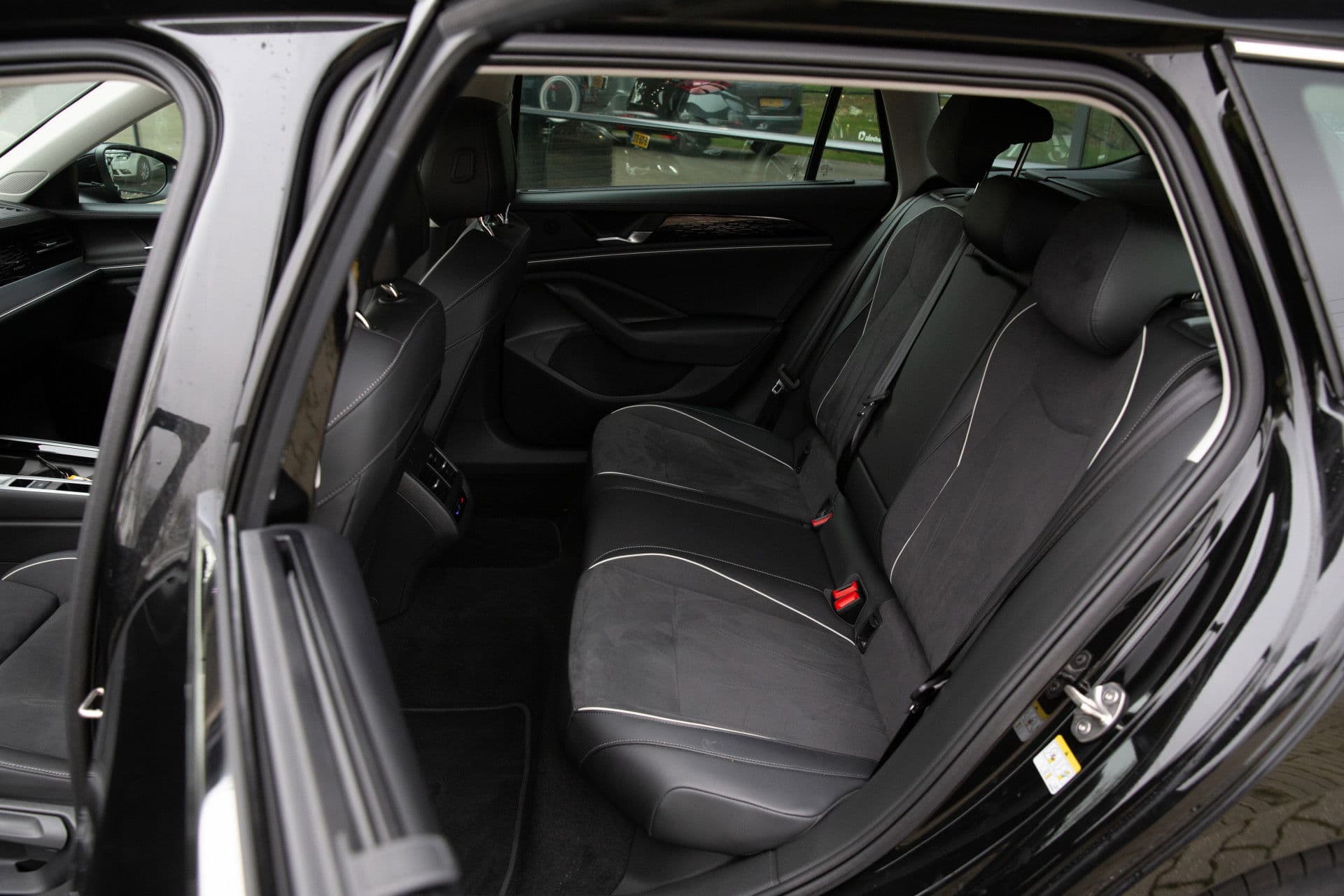 Volkswagen Passat Variant 1.5 eTSI Elegance Business , Adap. cruise, Stoel/stuurverwarming, Head-up display, thumbnail 9