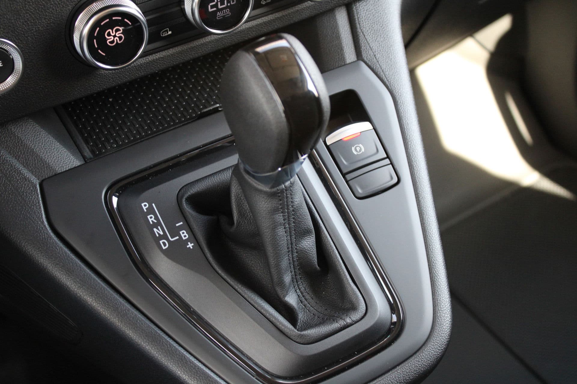 Renault Kangoo E-Tech Advance L2 44 kWh 123pk - Trekhaak - Stoelverwarming - PDC - Navi - Betimmering - LED - DAB - Cruise - Rijklaar thumbnail 24