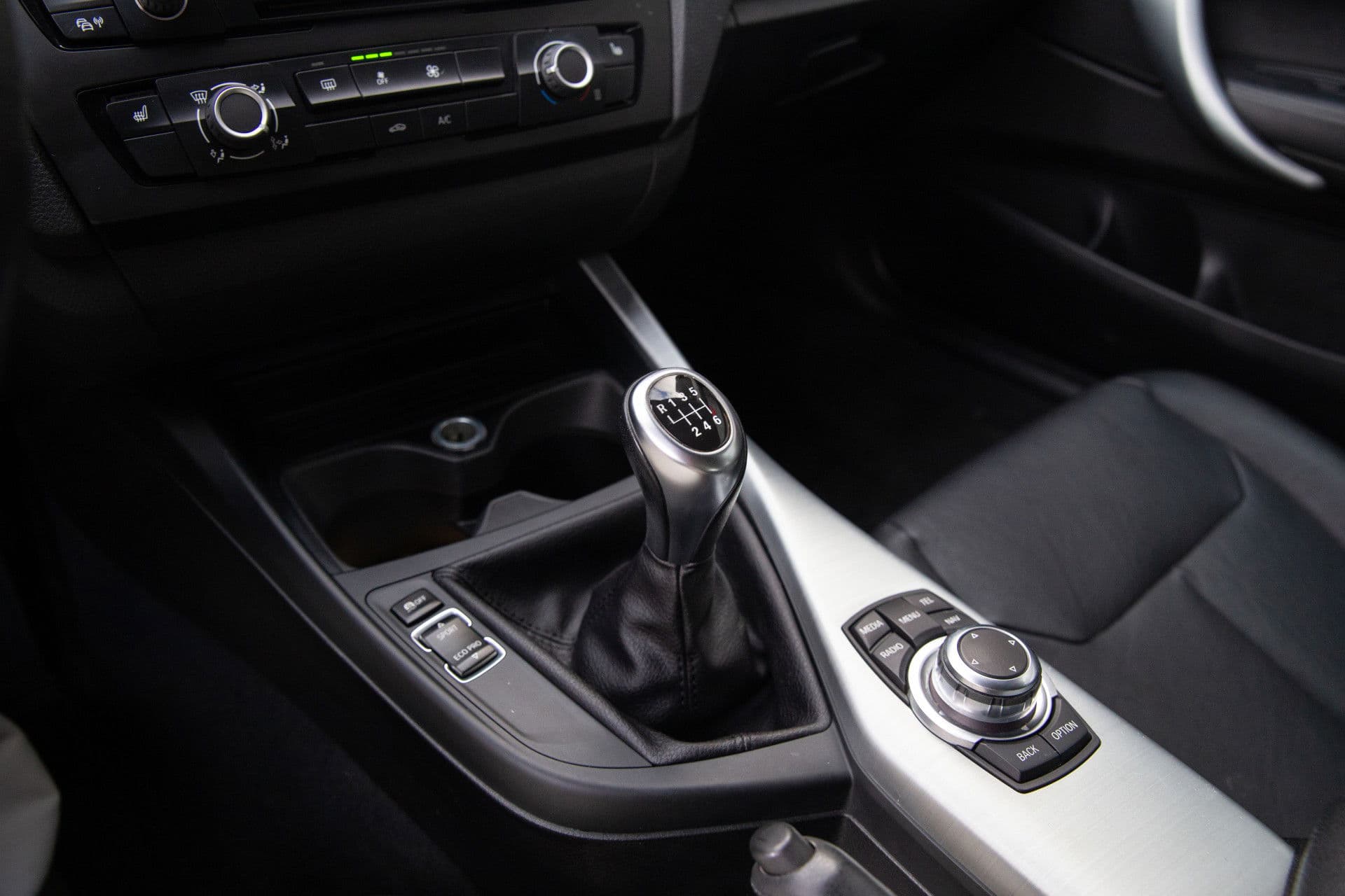 BMW 1-serie 116d , Stoelverwarming, Leder, Lichtmetalen velgen thumbnail 5