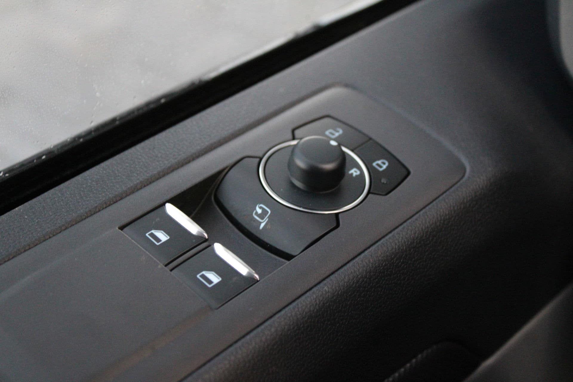 Ford E-Transit Custom 340 L2H1 Limited 65 kWh 218pk - LED - 360 Camera - B&O - ACC - Navi - Stoel/Stuurverwarming - Rijklaar thumbnail 17