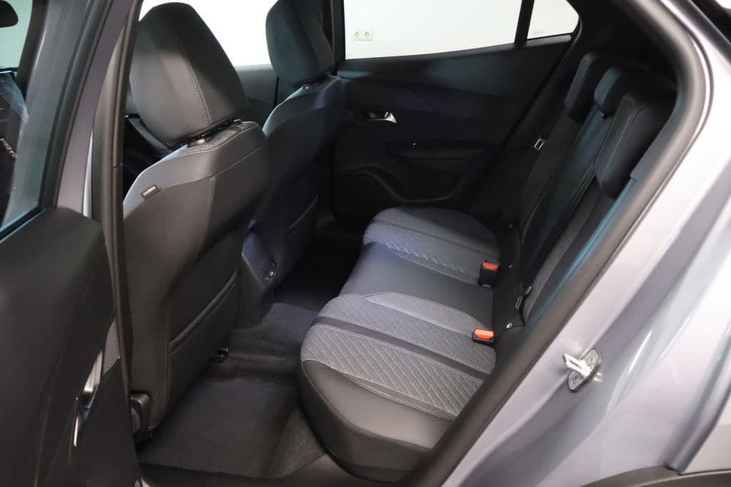 Peugeot 2008 1.2 Hybride 145 Allure | 360 Camera | Luxe thumbnail 9