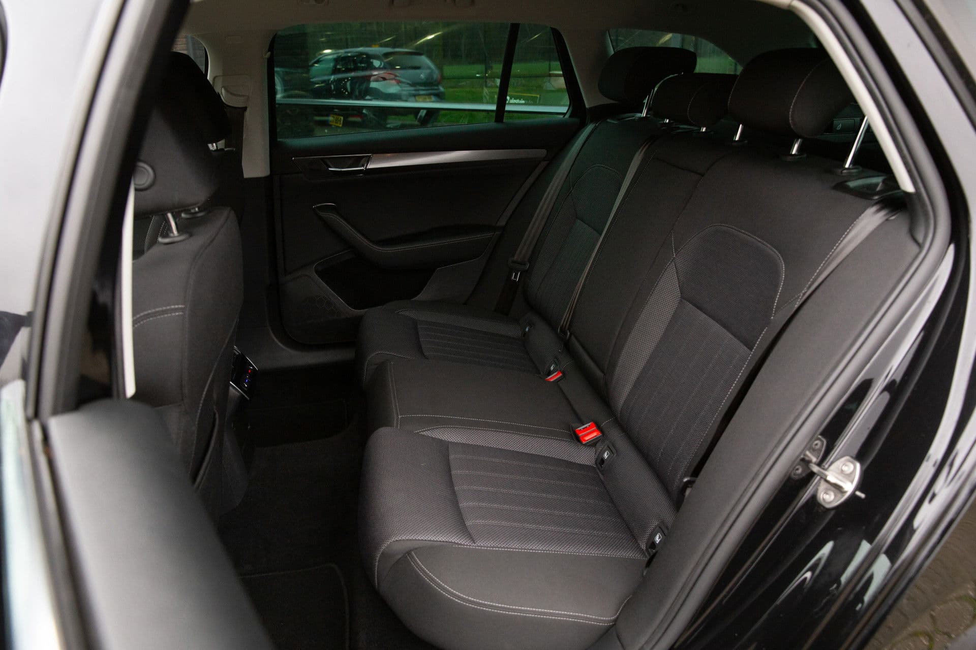 Škoda Superb Combi 1.4 TSI iV Business , Memory, Canton, Carplay, Camera thumbnail 9