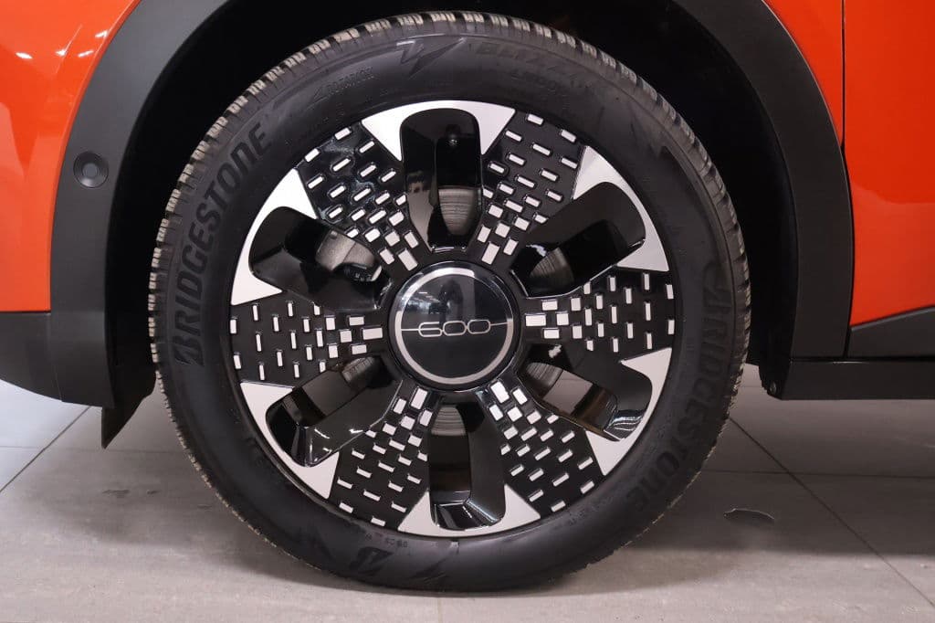 Fiat 600E La Prima 54 kWh thumbnail 5