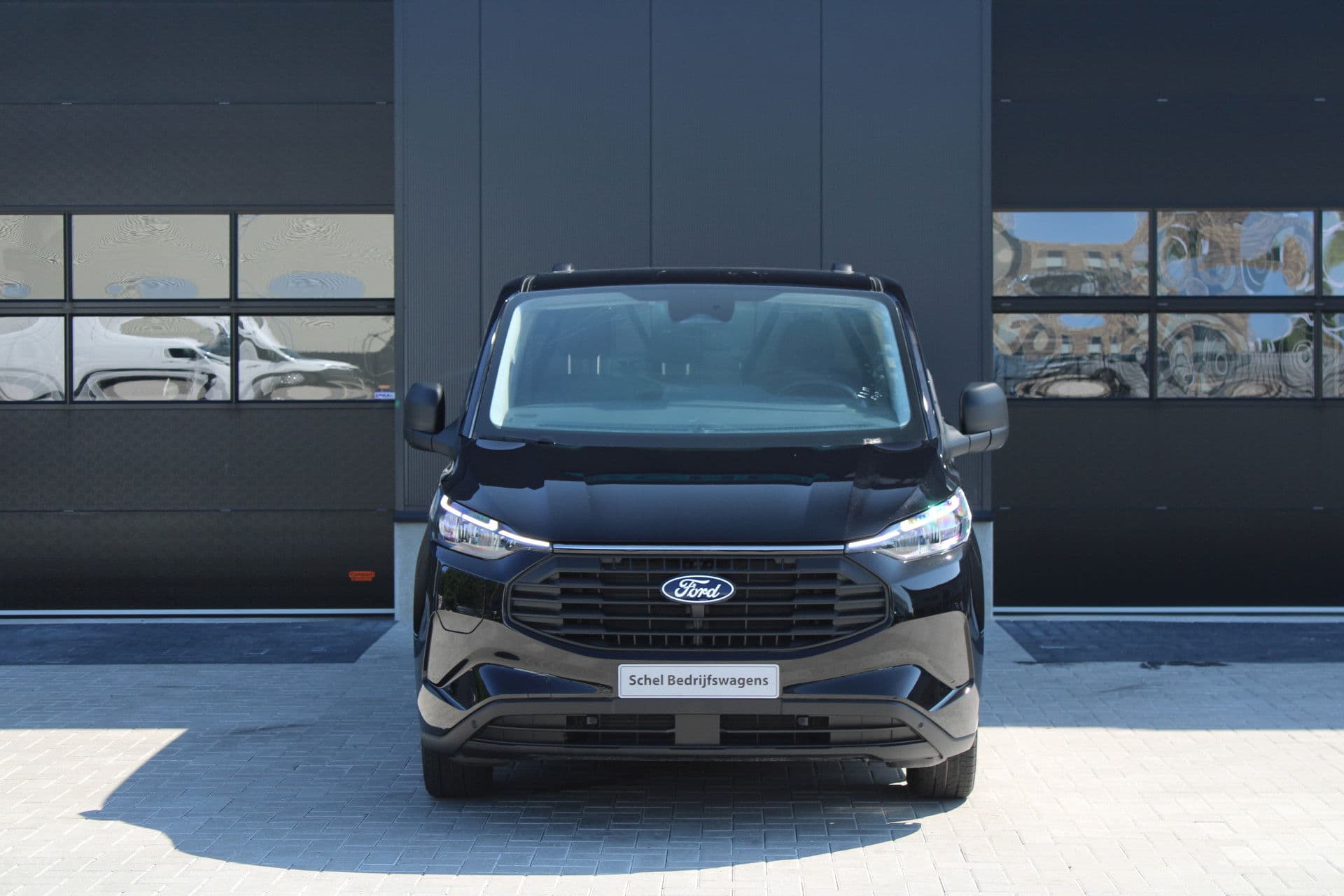 Ford Transit Custom 320 2.5 PHEV L2H1 Trend 232pk - 5 jaar GARANTIE - 2x Schuifdeur - Adaptive Cruise - Blind Spot - Navigatie - Camera - Verwarmd Stuur - Rijklaar thumbnail 3