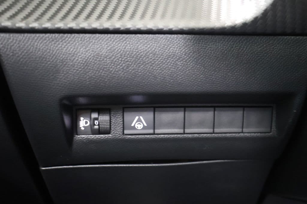 Peugeot 2008 1.2 Hybride 145 Allure | 360 Camera | Luxe thumbnail 16