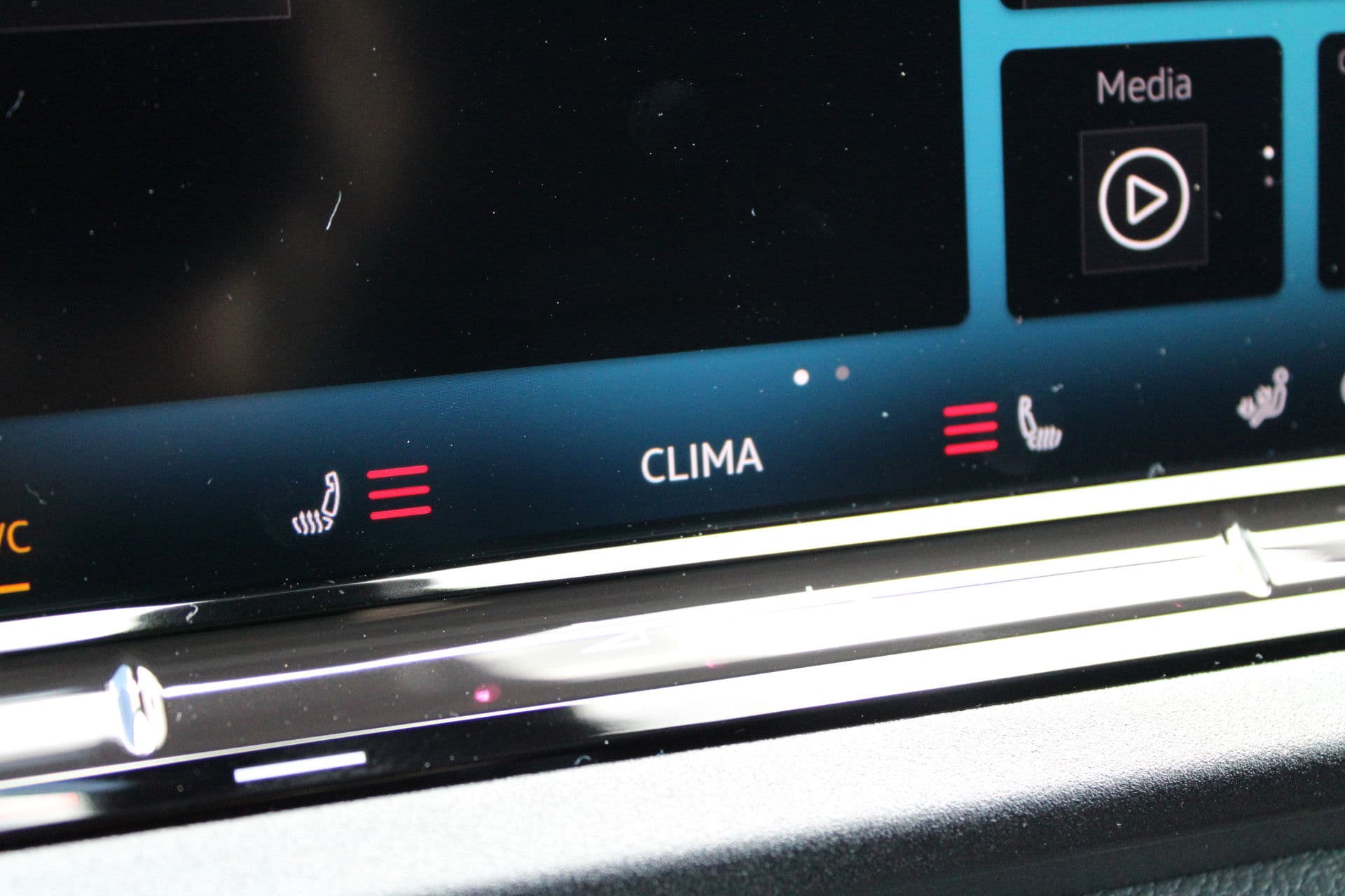 Volkswagen Caddy Cargo 2.0 TDI 122pk DSG7 - Carplay - Adaptive Cruise - Trekhaak - Navigatie - Dig. cockpit - Ergocomfort stoel - Stoelverwarming - Rijklaar thumbnail 14