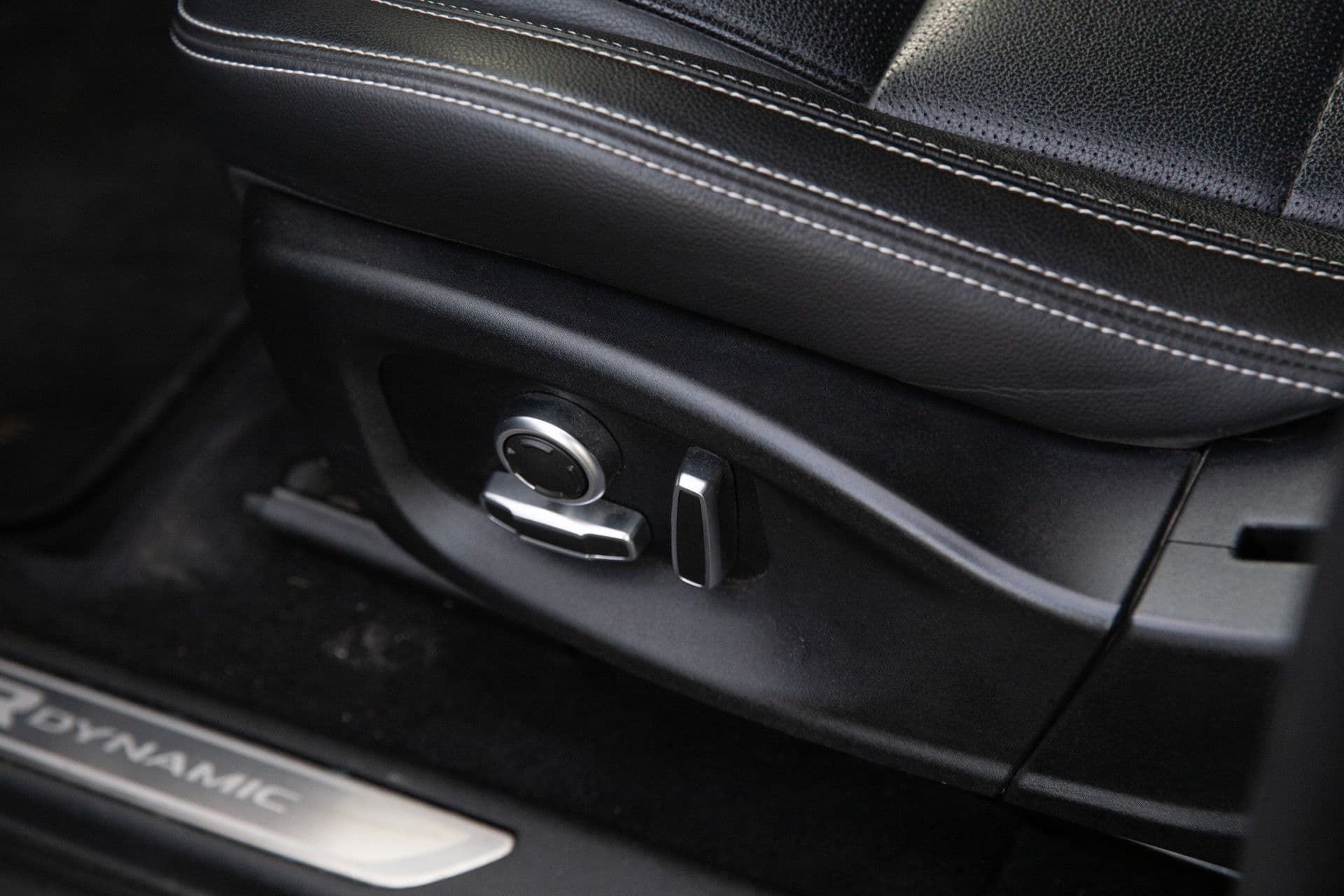 Jaguar E-Pace 1.5 P300e AWD R-Dynamic SE , Panoramadak, Leer, Carplay, thumbnail 22