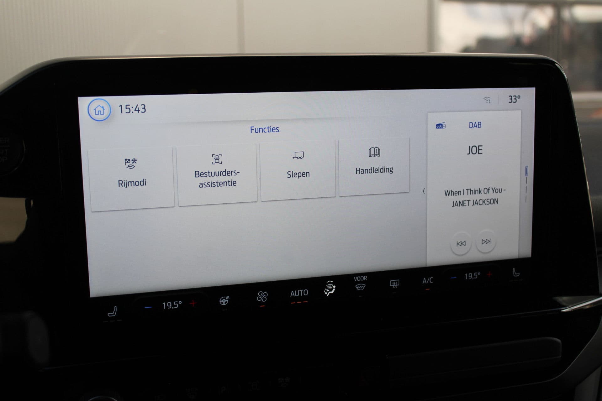 Ford Tourneo Custom 320 2.0 TDCI L2H1 Titanium X DC 170pk - Adaptive Cruise - LED - Blind Spot - Leder - Navigatie - 360 Camera - Trekhaak - Rijklaar thumbnail 29