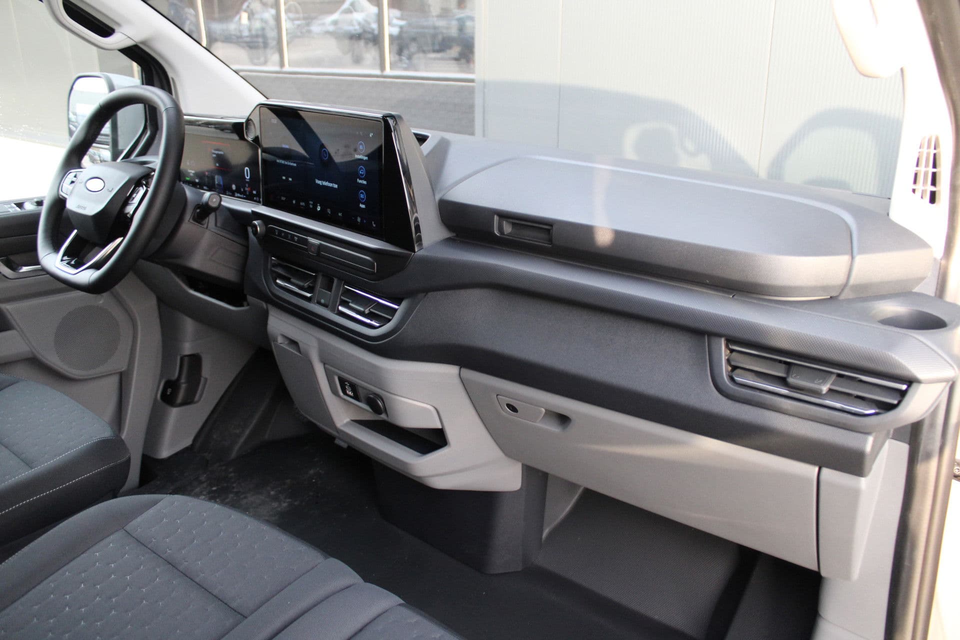 Ford Transit Custom 320 2.5 PHEV L2H1 Limited 232pk - 2x Schuifdeur - Trekhaak - Stoel/Stuurverwarming - ACC - Blindspot - Keyless - Rijklaar thumbnail 40